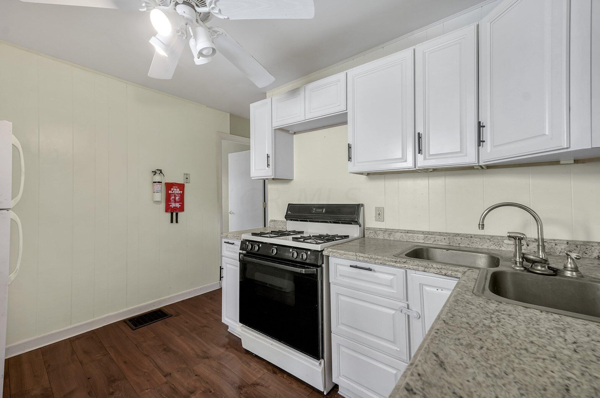 1879 Jermain Dr, Columbus OH  43219-1225 exterior