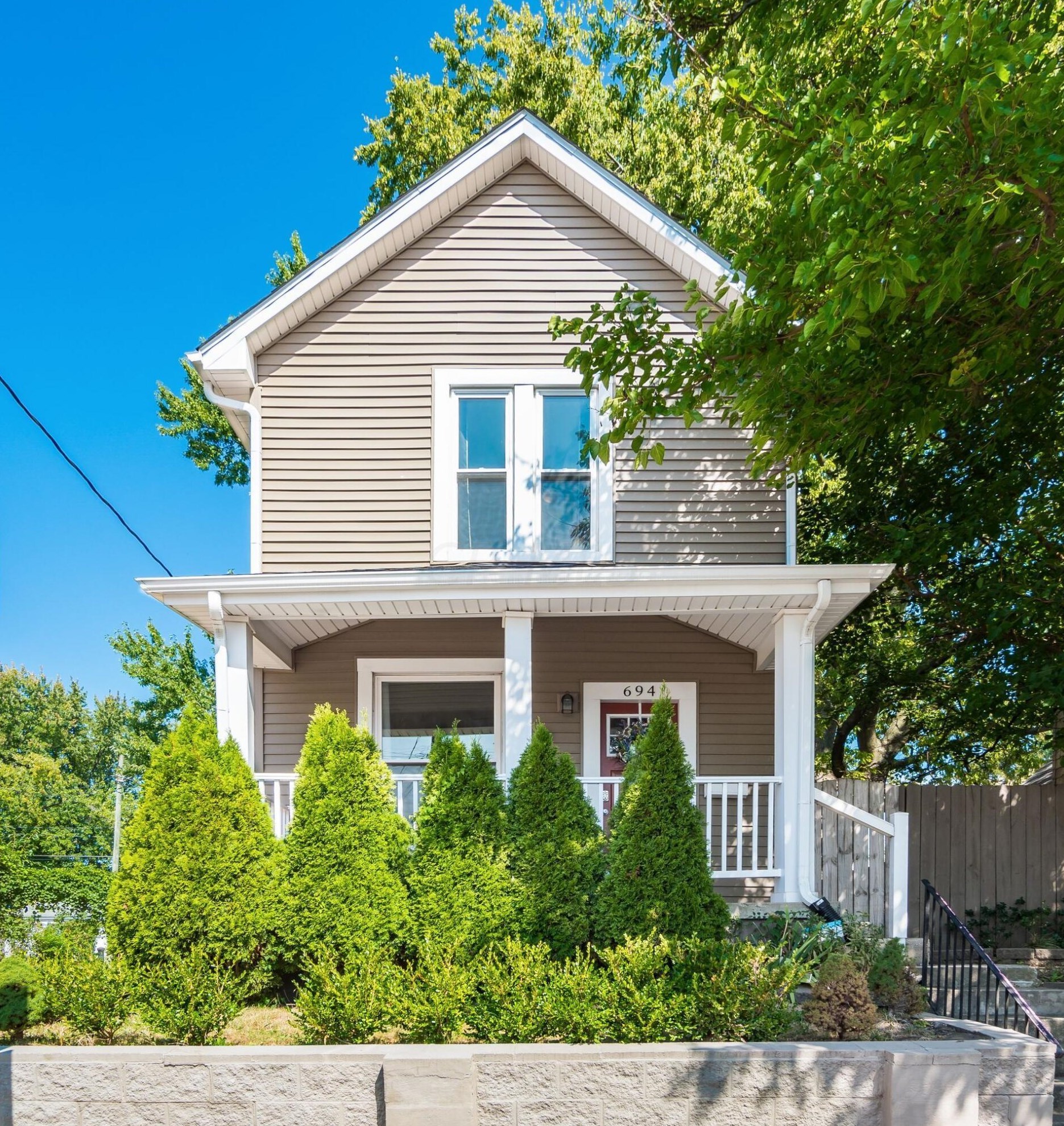 694 Stewart Ave, Columbus, OH 43206-2976
