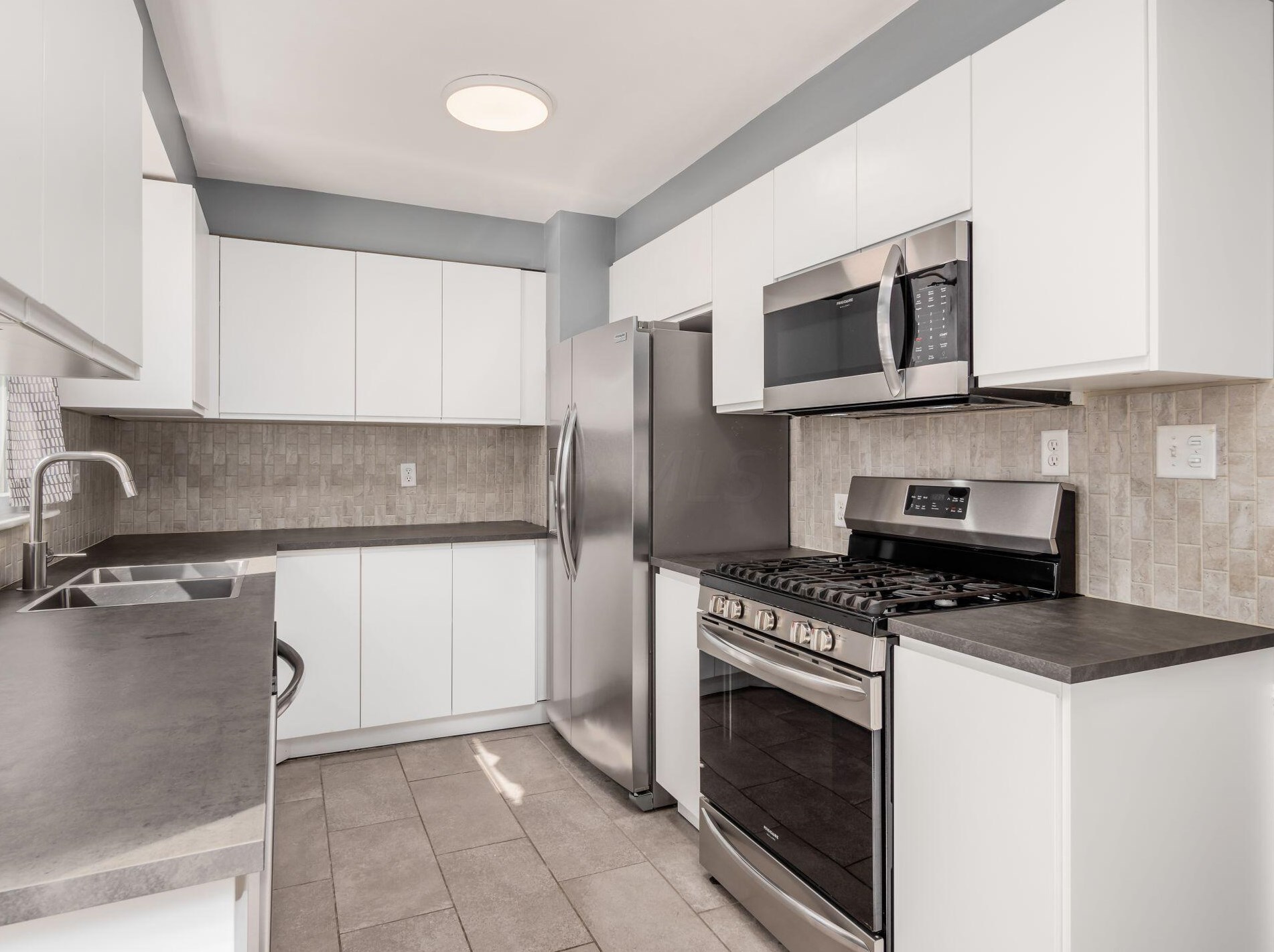 465 Blenheim Rd, Columbus OH 43214-3221 exterior