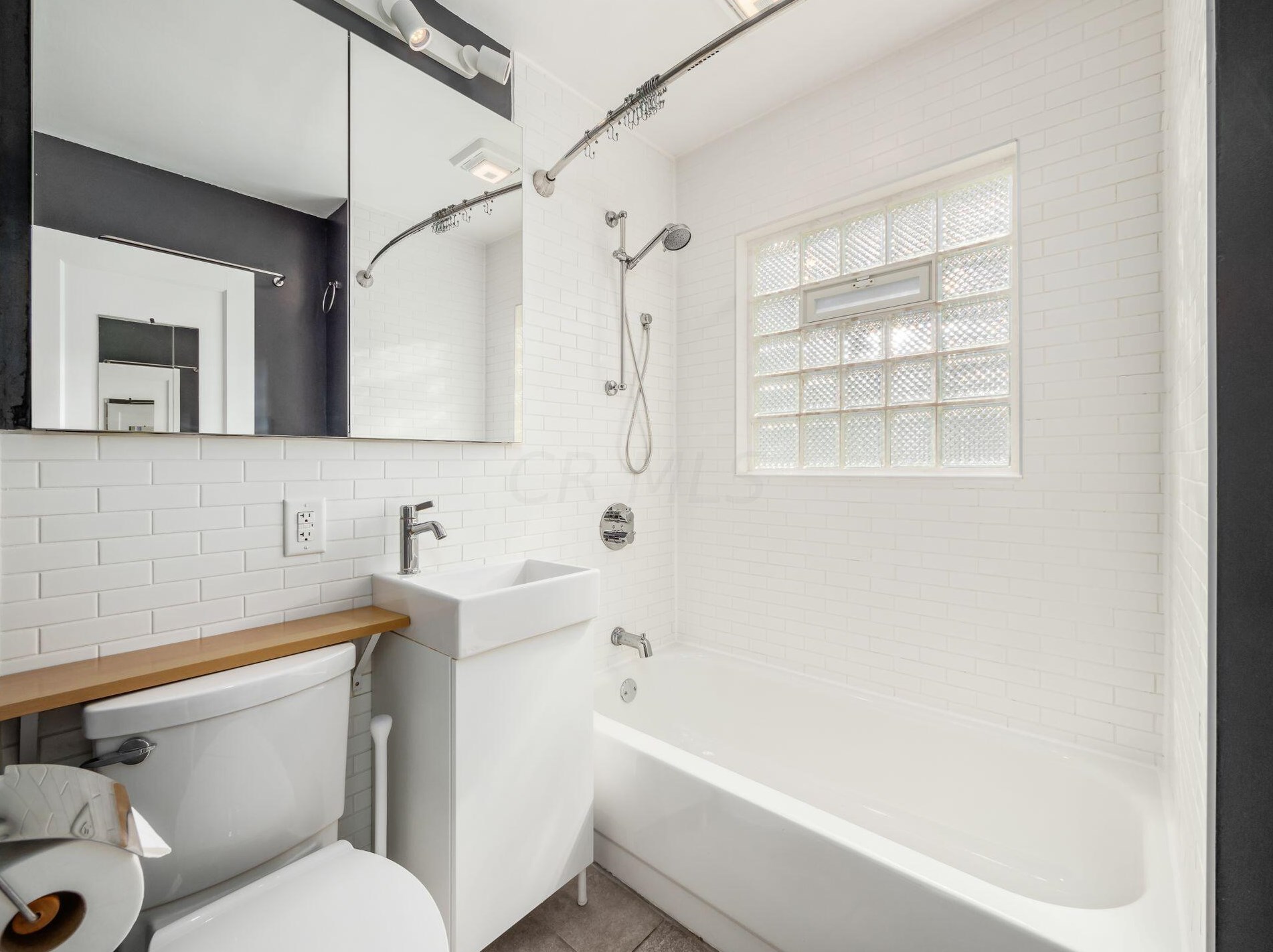 465 Blenheim Rd, Columbus OH 43214-3221 exterior