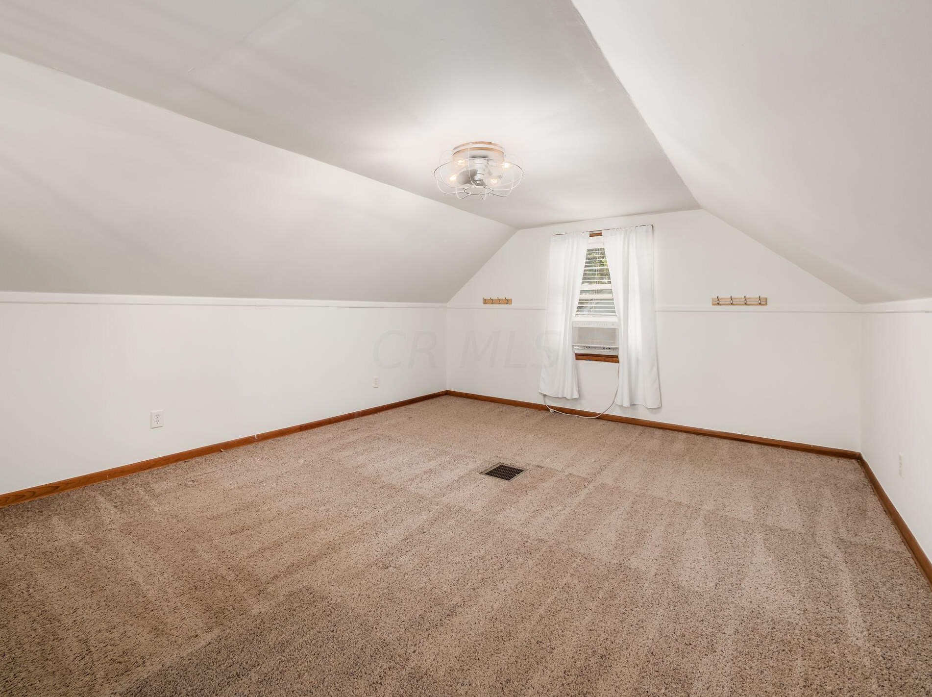 465 Blenheim Rd, Columbus OH 43214-3221 exterior