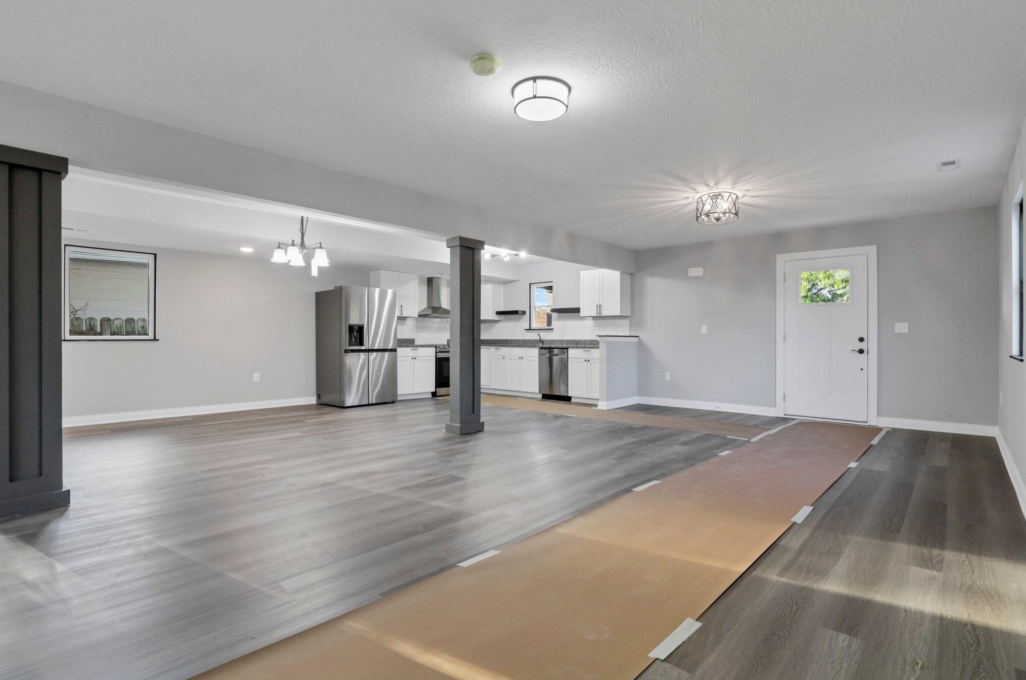 5241 Fullerton Dr, Columbus OH 43232-6217 exterior