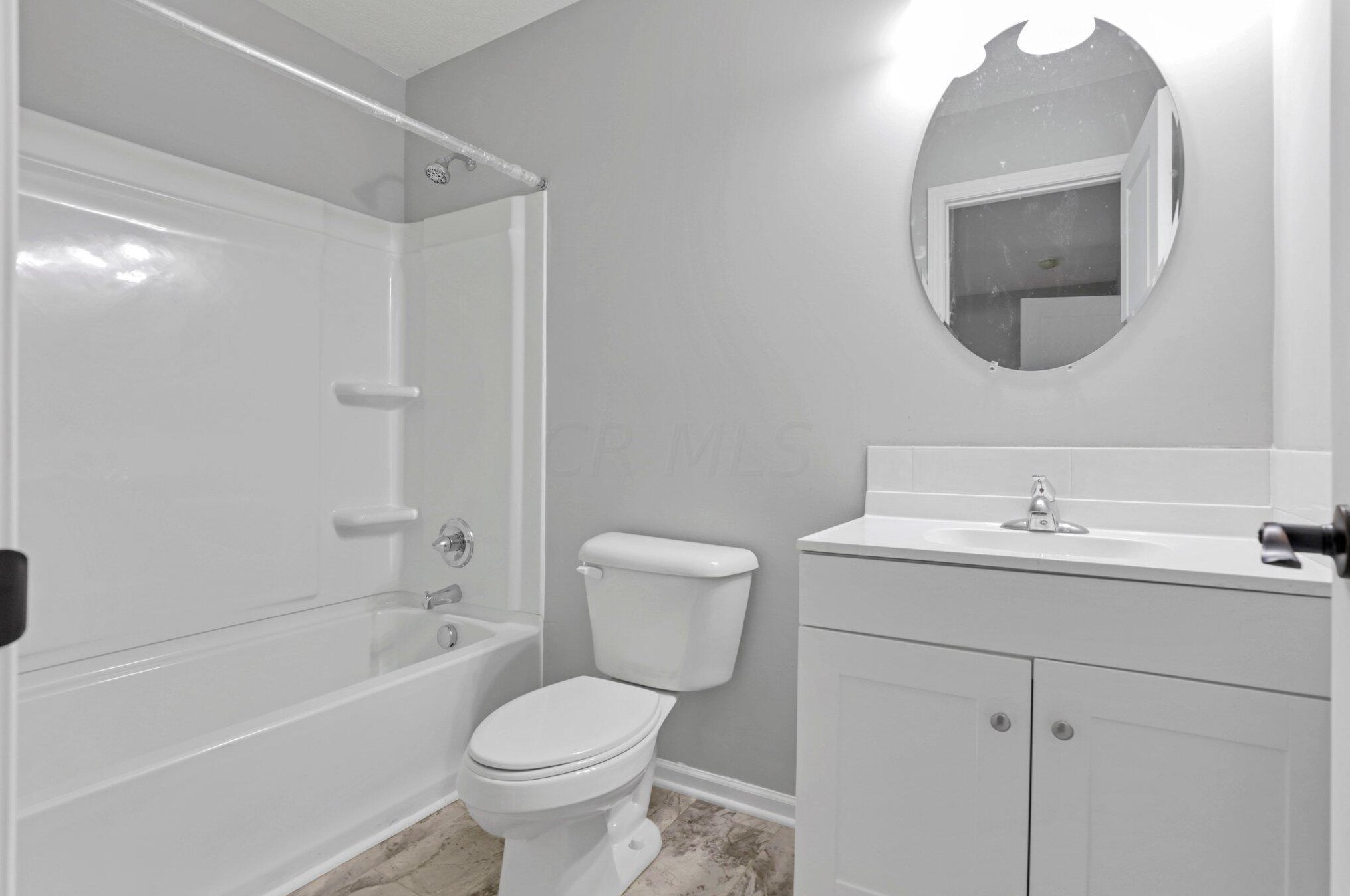 5241 Fullerton Dr, Columbus OH 43232-6217 exterior