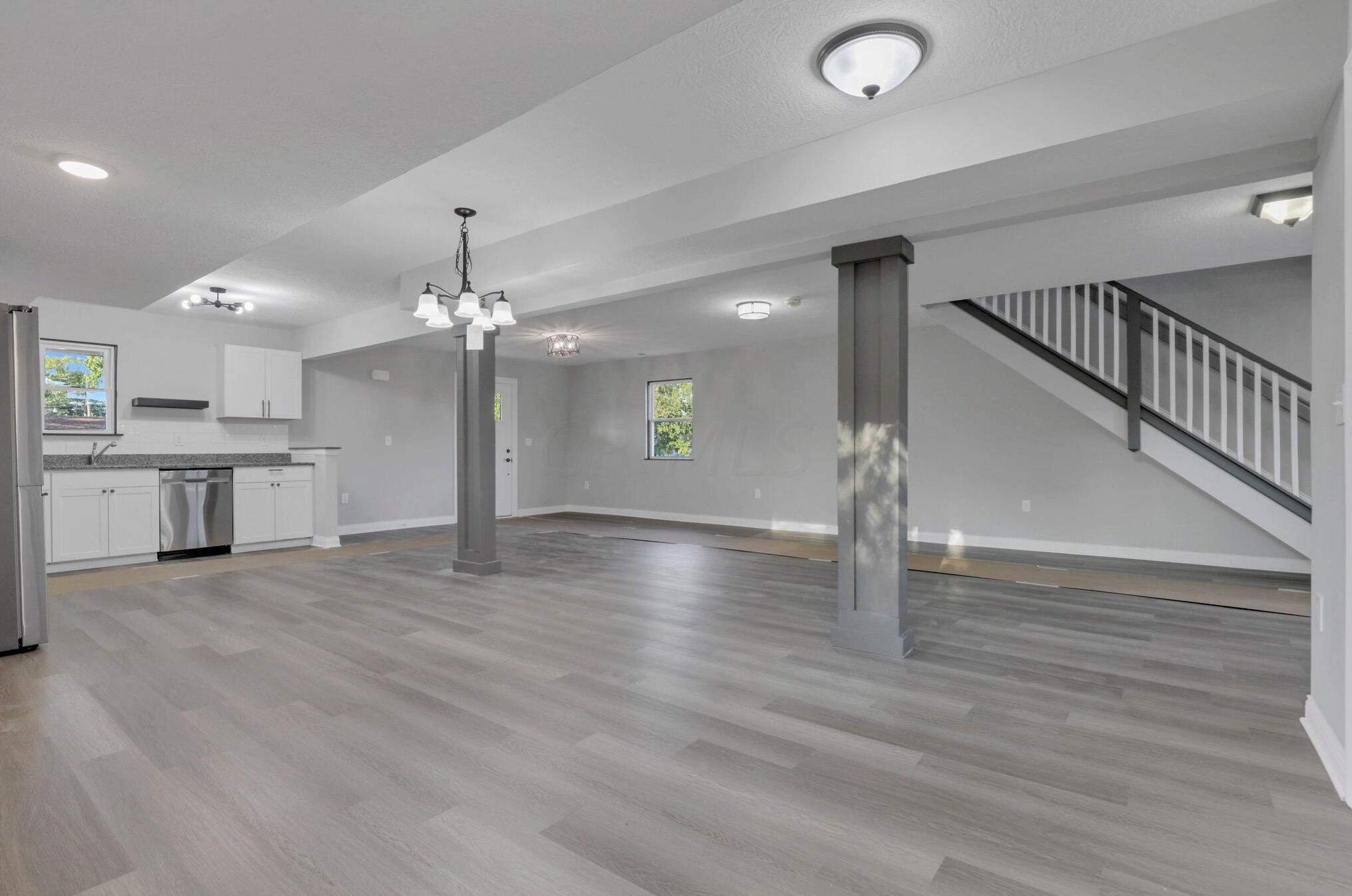 5241 Fullerton Dr, Columbus OH 43232-6217 exterior