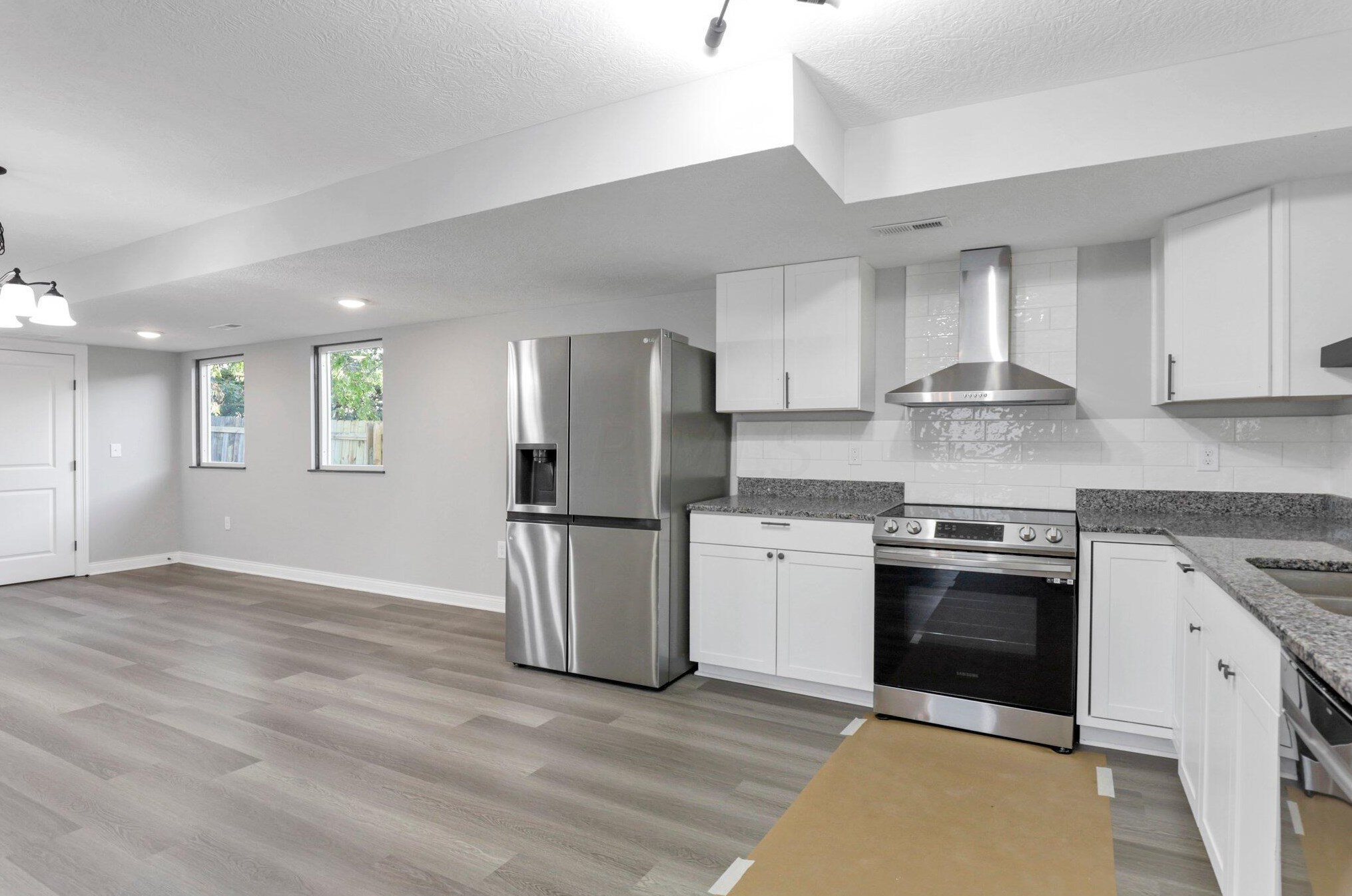 5241 Fullerton Dr, Columbus OH 43232-6217 exterior