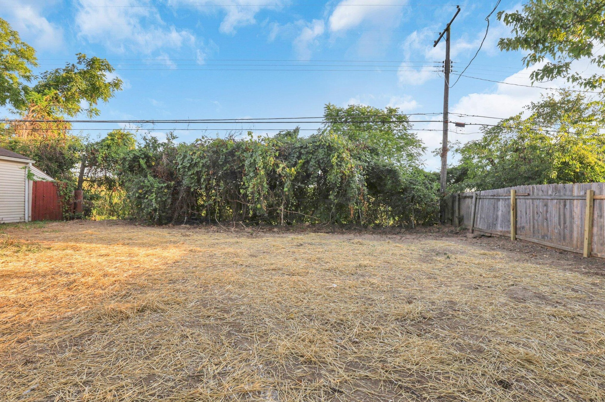 5241 Fullerton Dr, Columbus OH 43232-6217 exterior