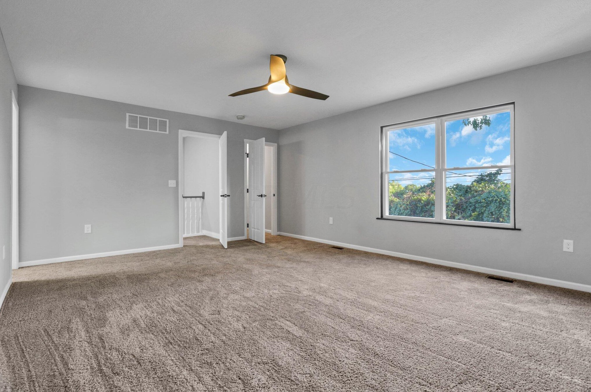 5241 Fullerton Dr, Columbus OH 43232-6217 exterior