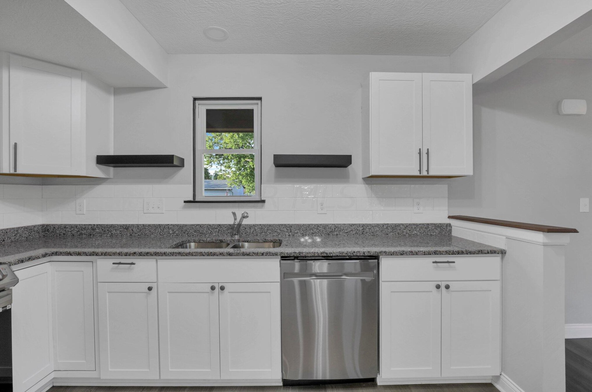 5241 Fullerton Dr, Columbus OH 43232-6217 exterior