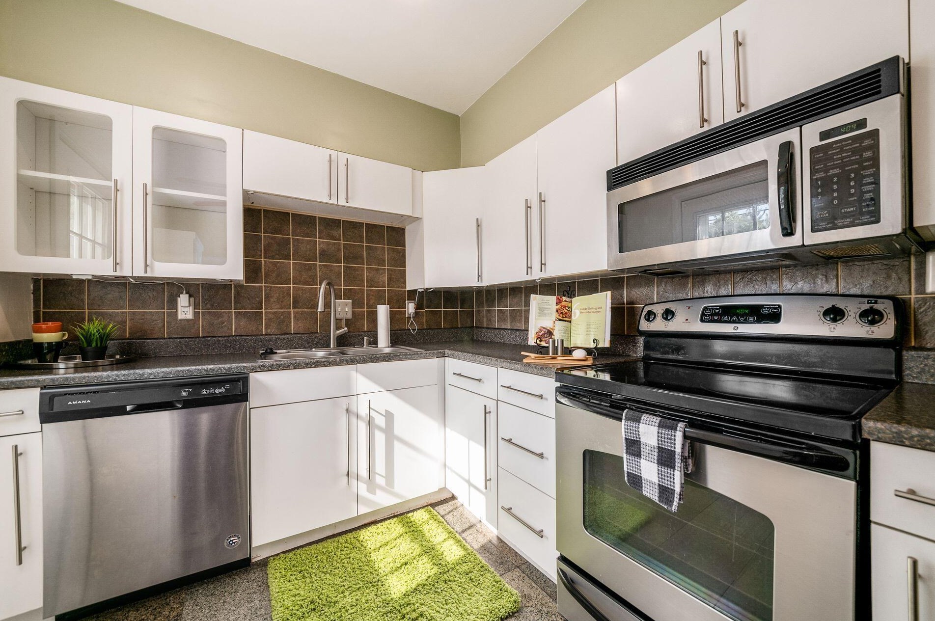 1791 Hess Blvd, Columbus OH 43212-1418 exterior