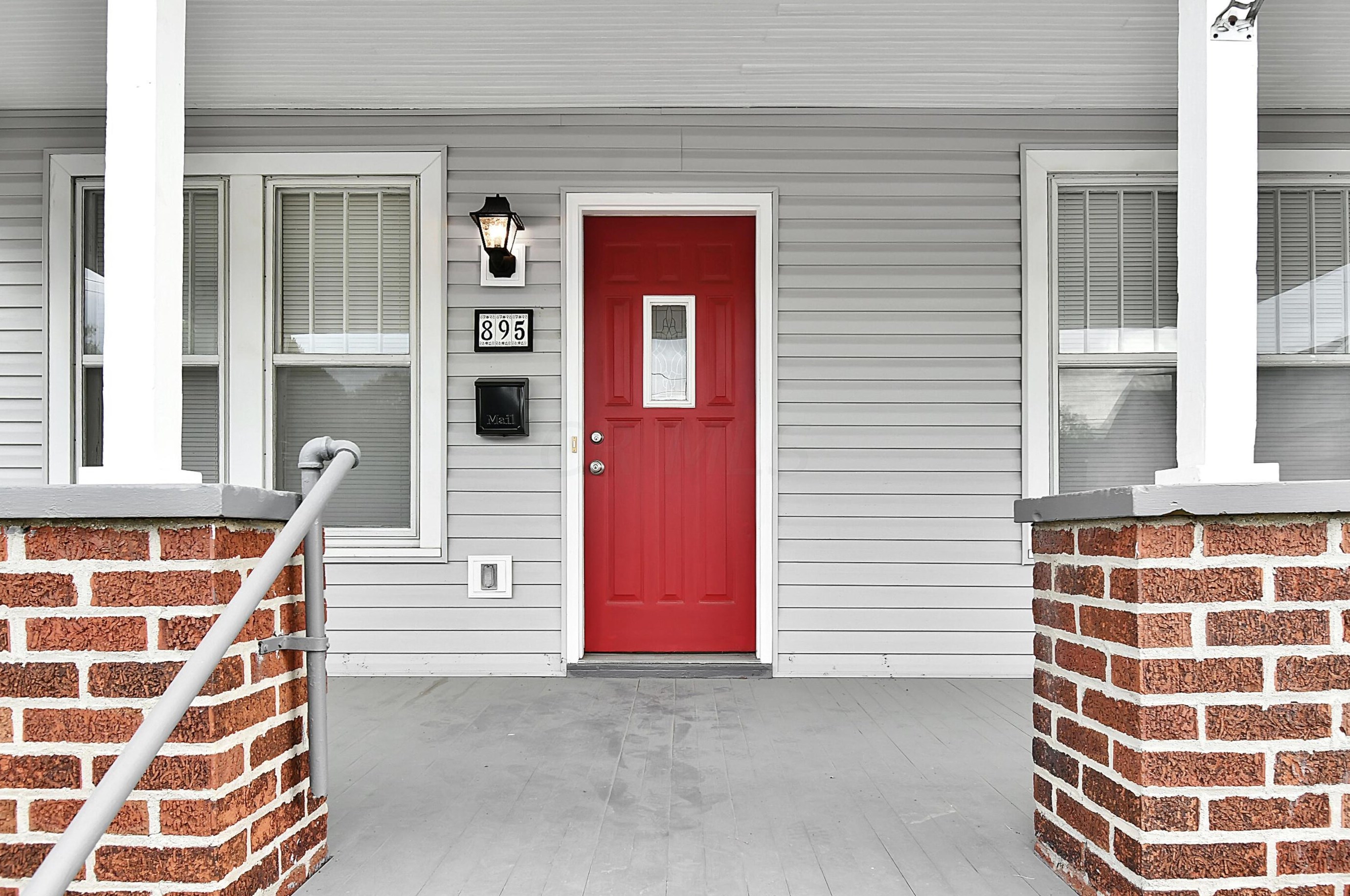 895 Sullivant Ave, Columbus OH  43223-1547 exterior