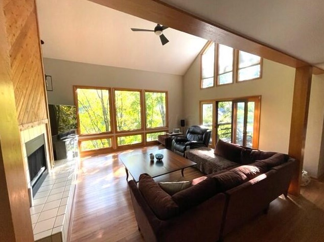 532 Woodlake Dr, Westerville, OH 43081-3076