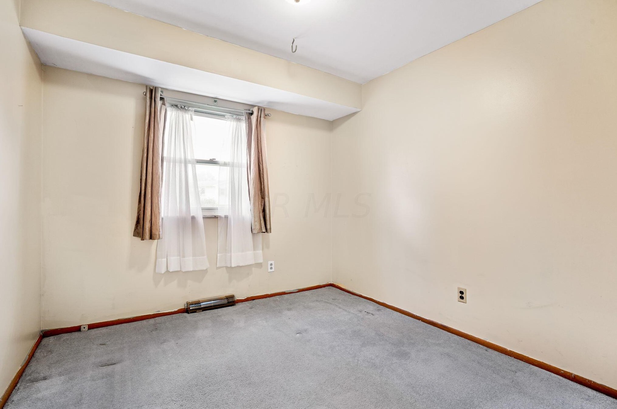 433 Flintwood Dr, Columbus OH 43230-2020 exterior