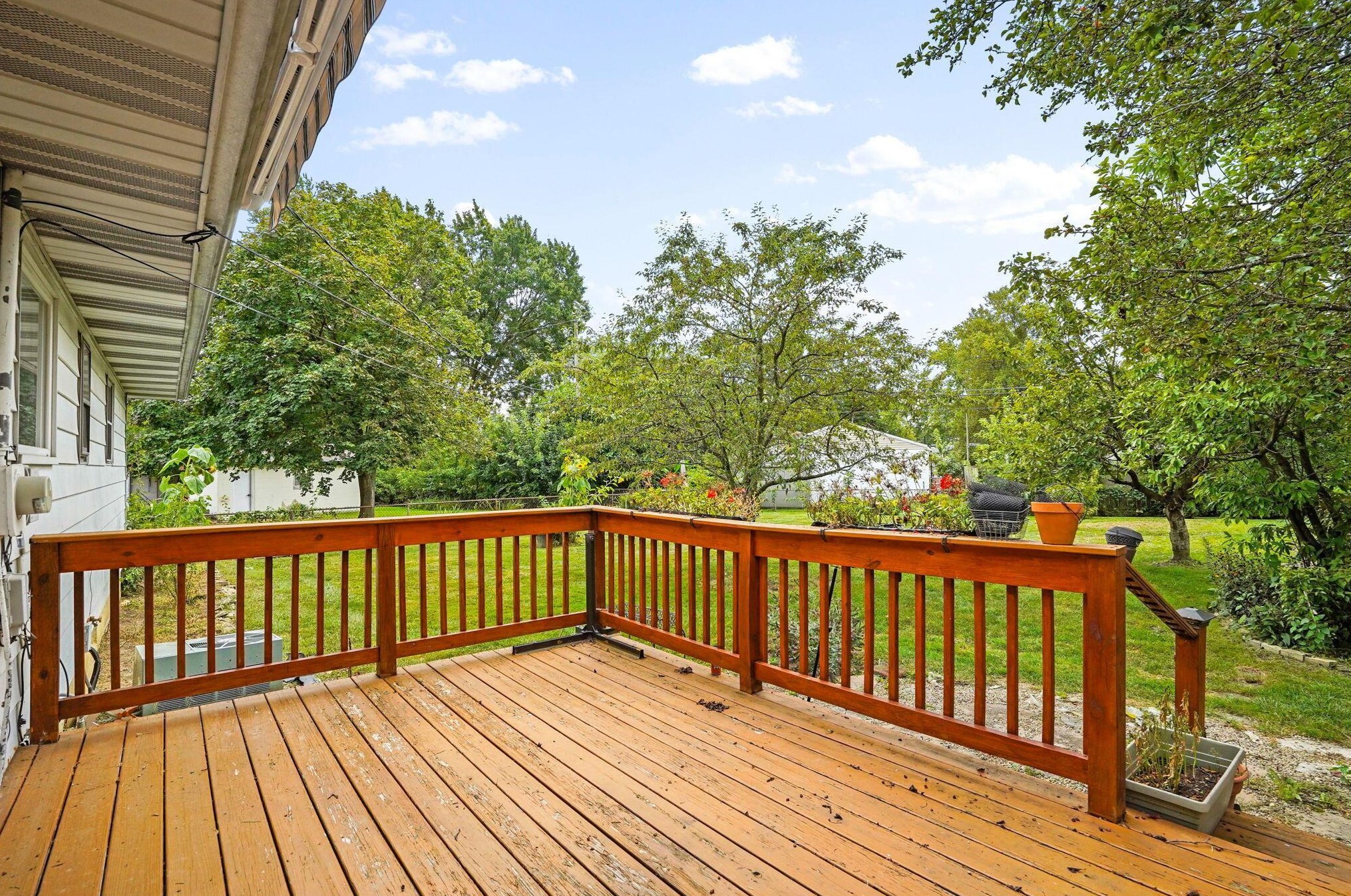 433 Flintwood Dr, Columbus OH 43230-2020 exterior