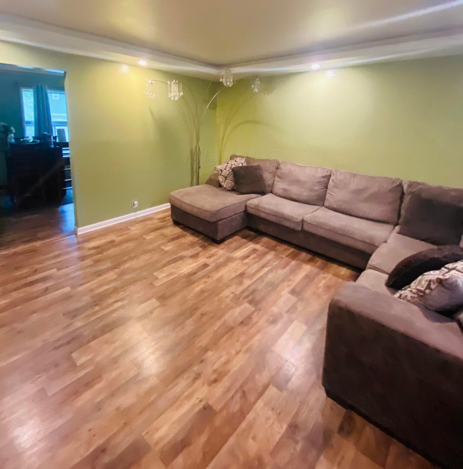 910 Byron Ave, Columbus OH  43227-1005 exterior