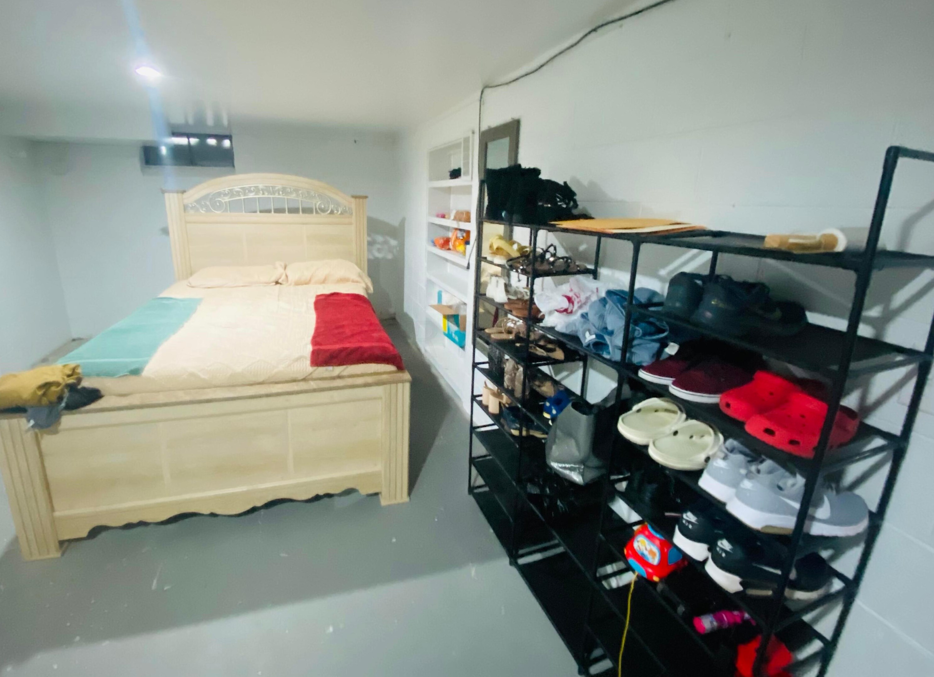 910 Byron Ave, Columbus OH  43227-1005 exterior