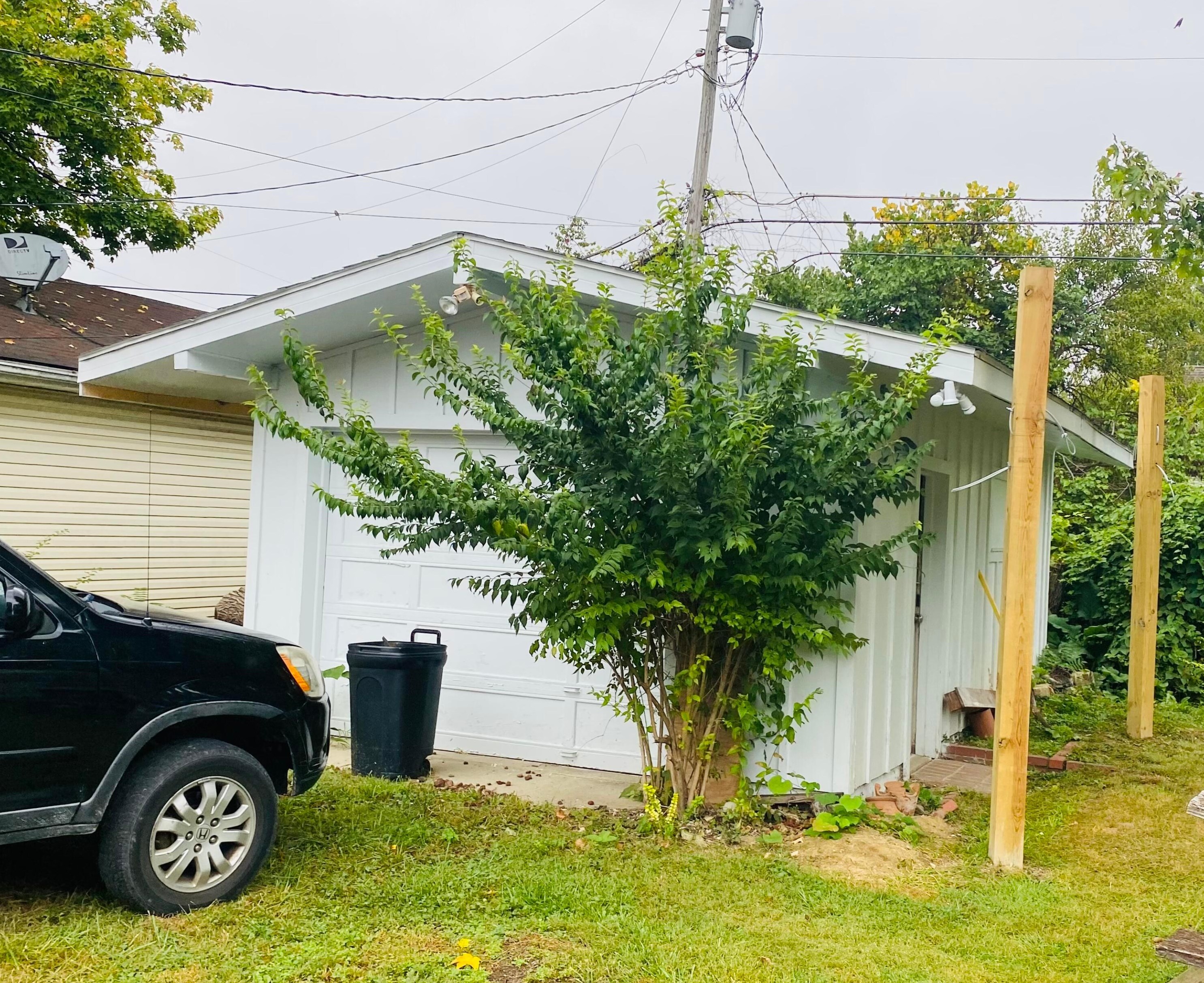 910 Byron Ave, Columbus OH  43227-1005 exterior