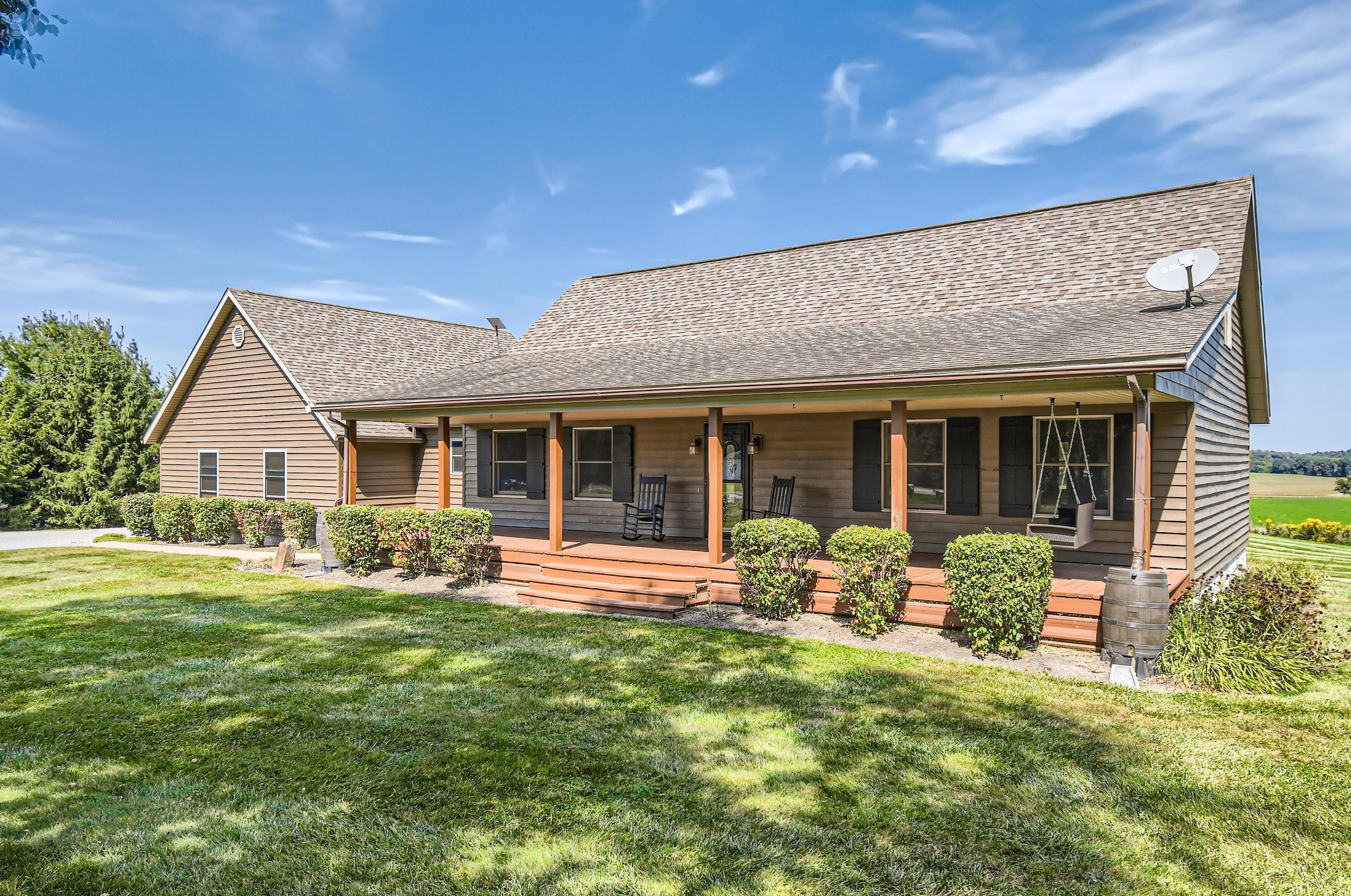 22441 Hopewell Rd, Gambier, OH 43022-9692