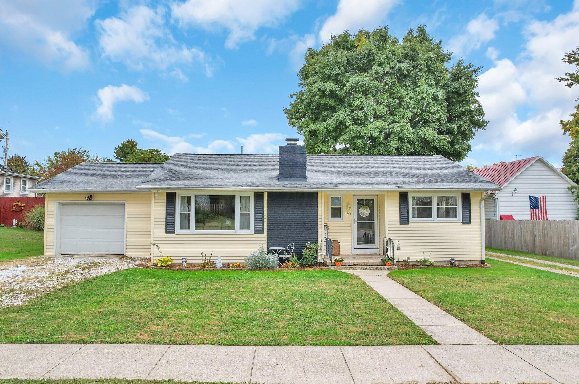 106 High St, Pleasantville, OH 43148-9622