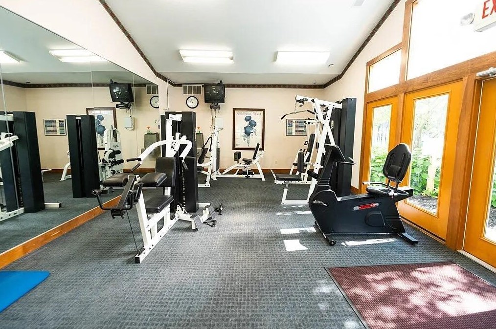 6789 Meadow Creek Dr, Columbus OH  43235-7927 exterior