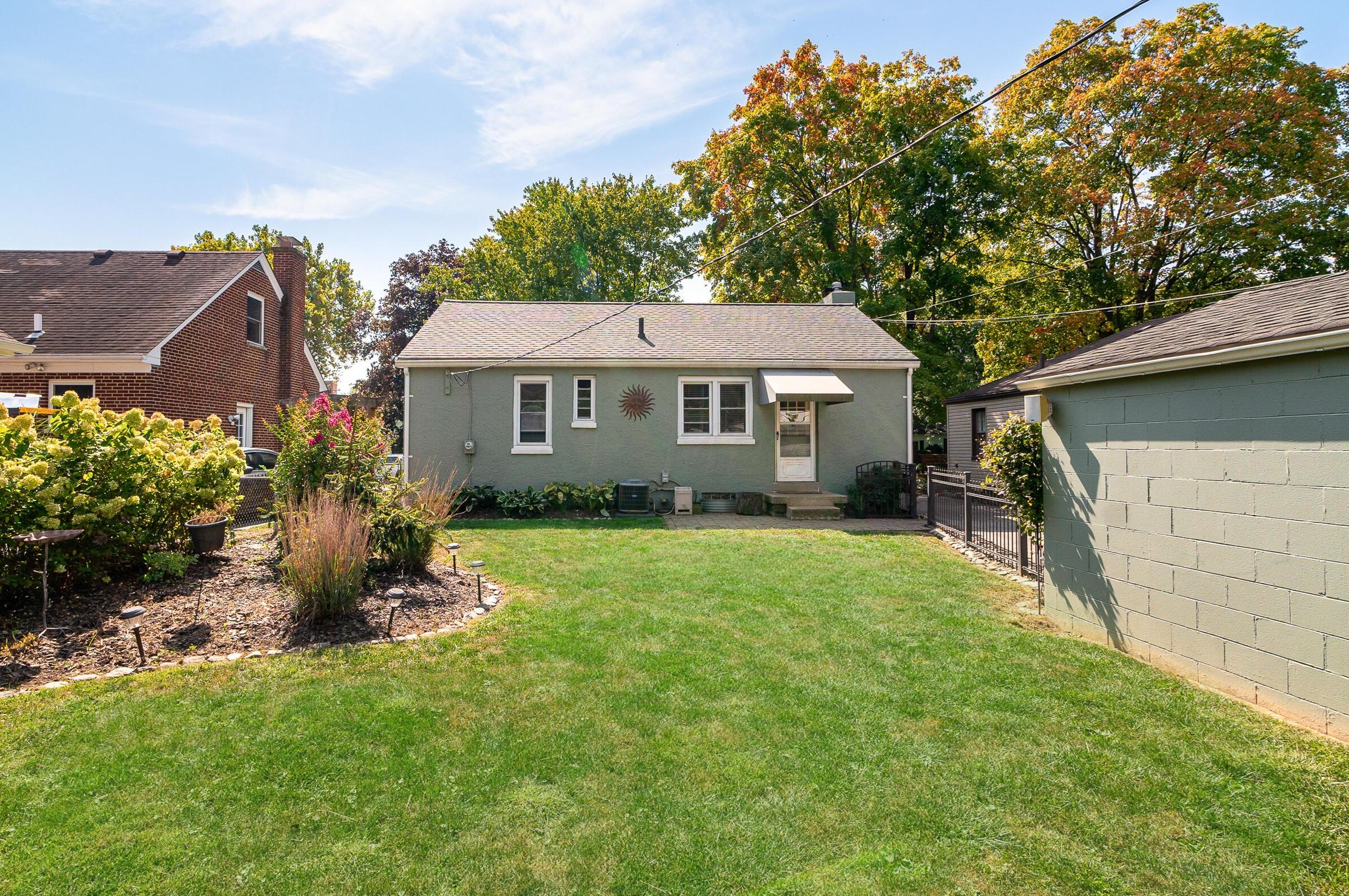 330 Weisheimer Rd, Columbus OH 43214-2146 exterior