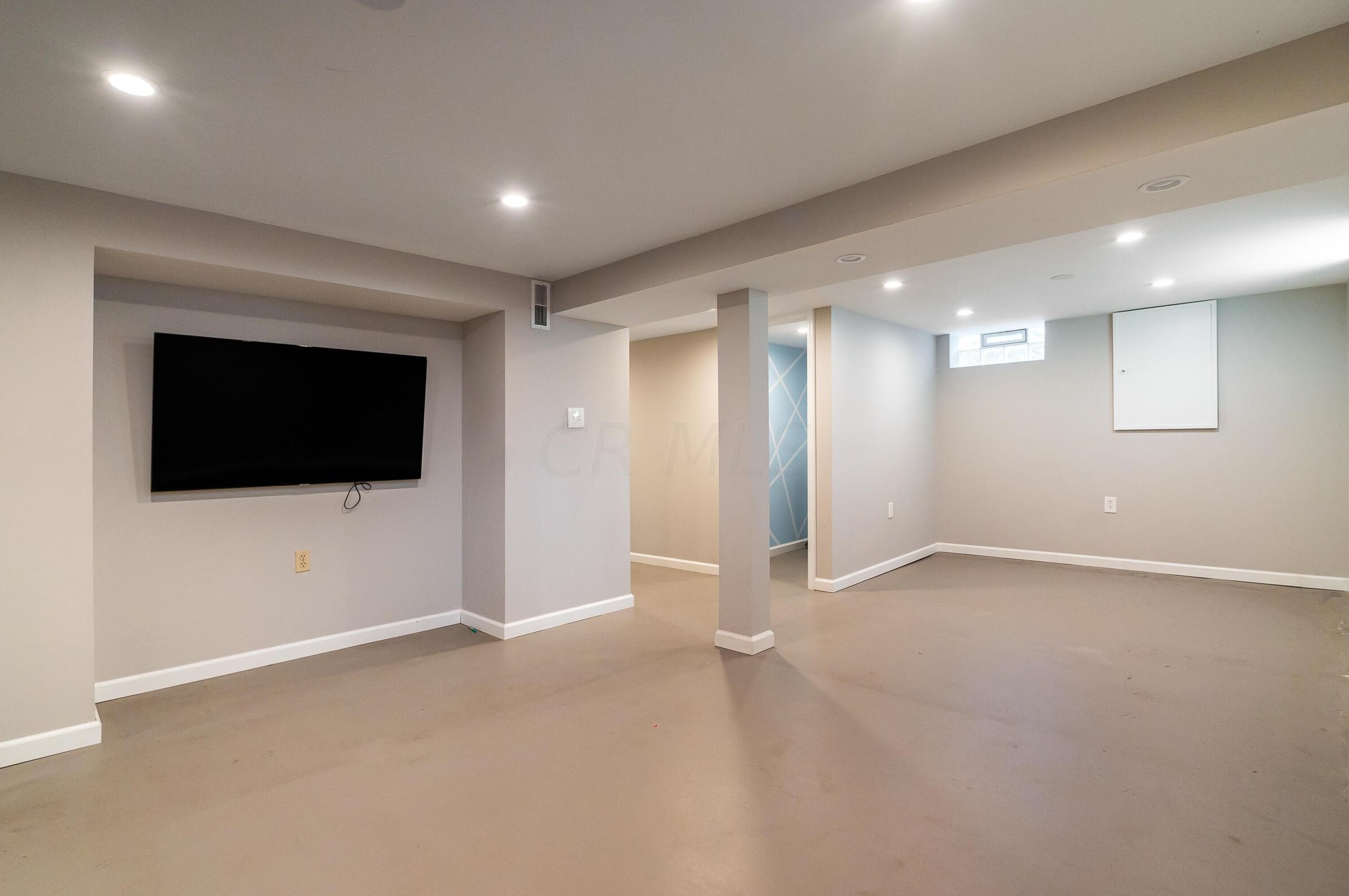 330 Weisheimer Rd, Columbus OH 43214-2146 exterior