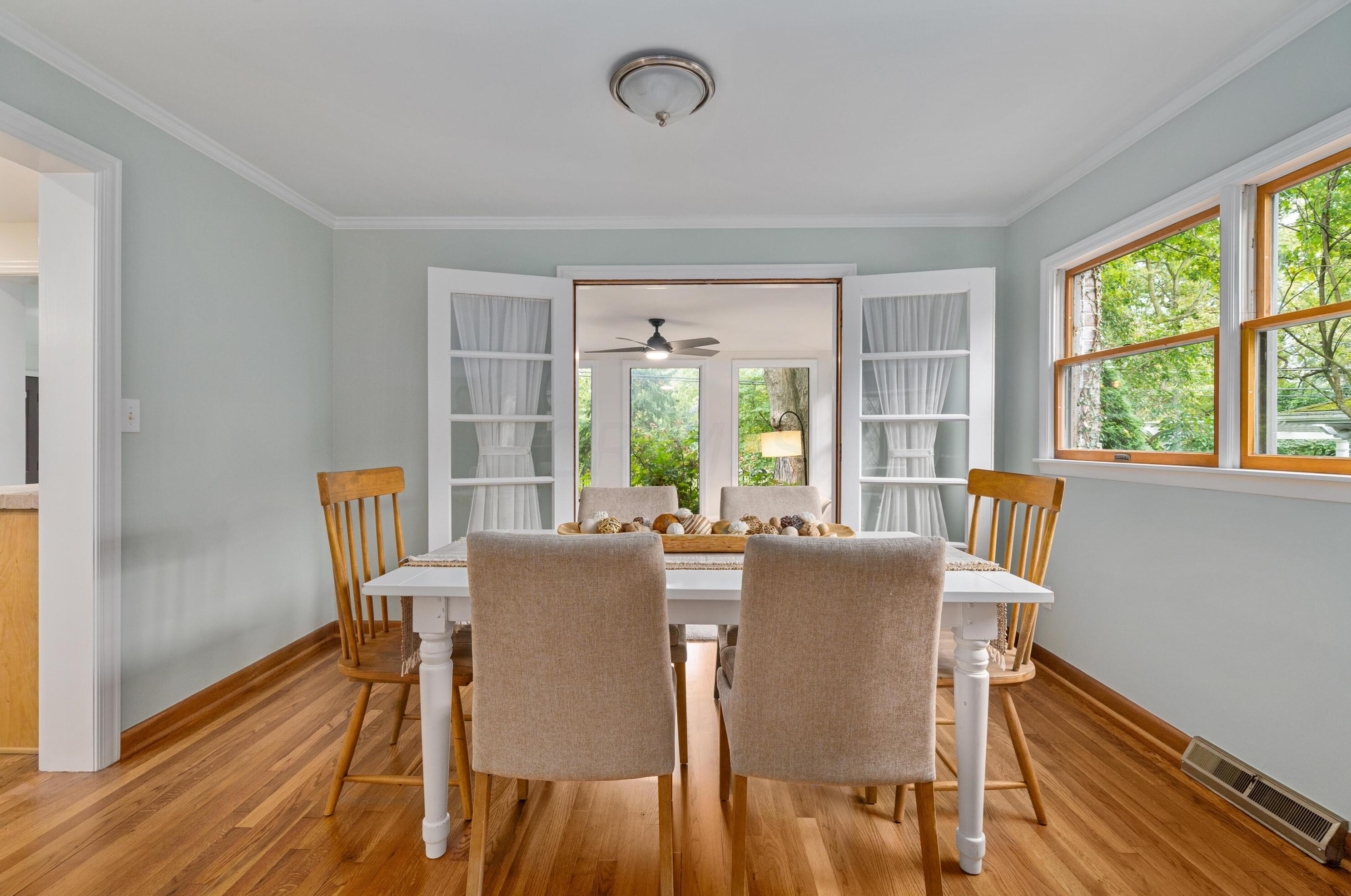 149 Ceramic Dr, Columbus OH 43214-3003 exterior