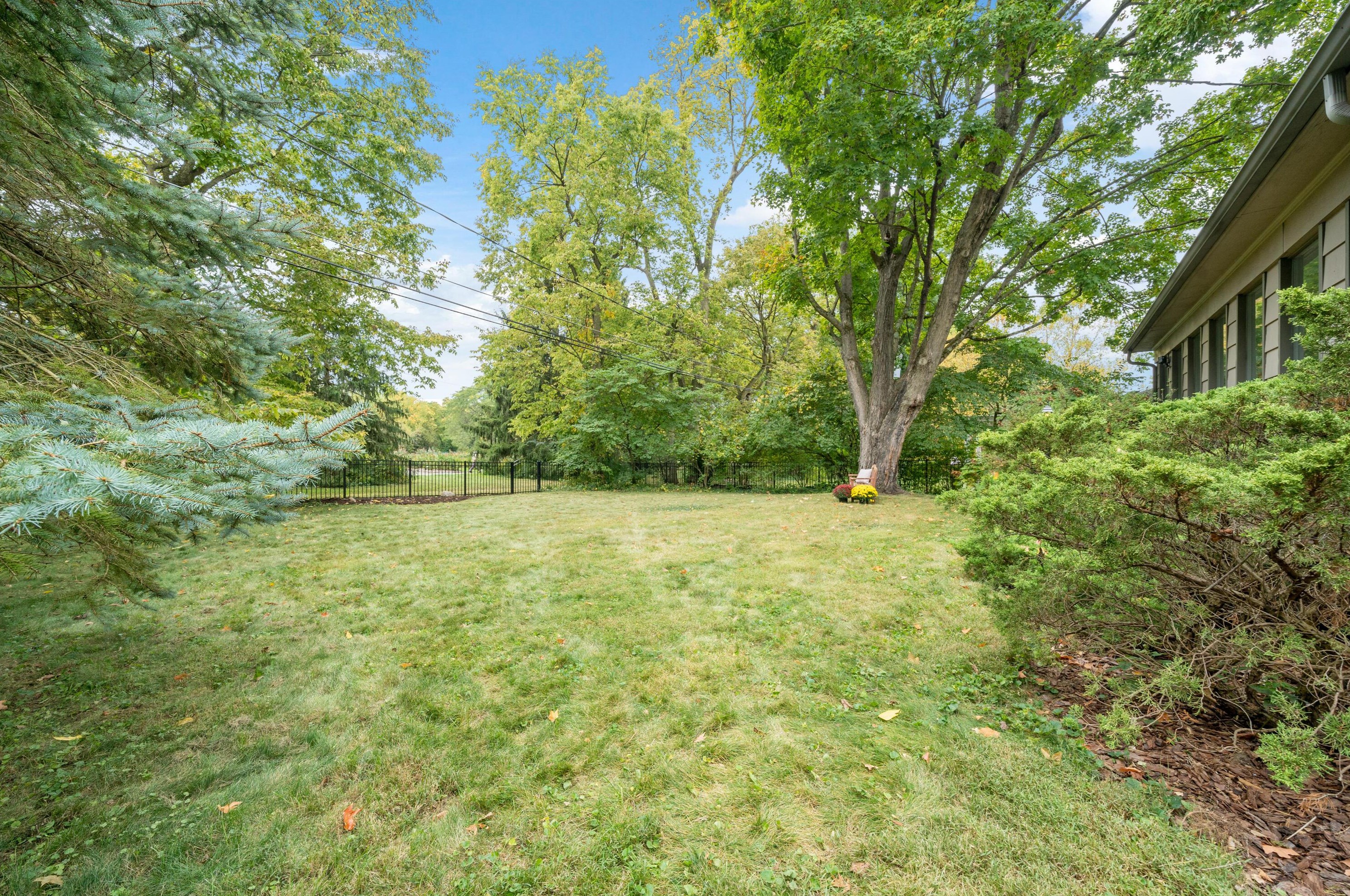 149 Ceramic Dr, Columbus OH 43214-3003 exterior