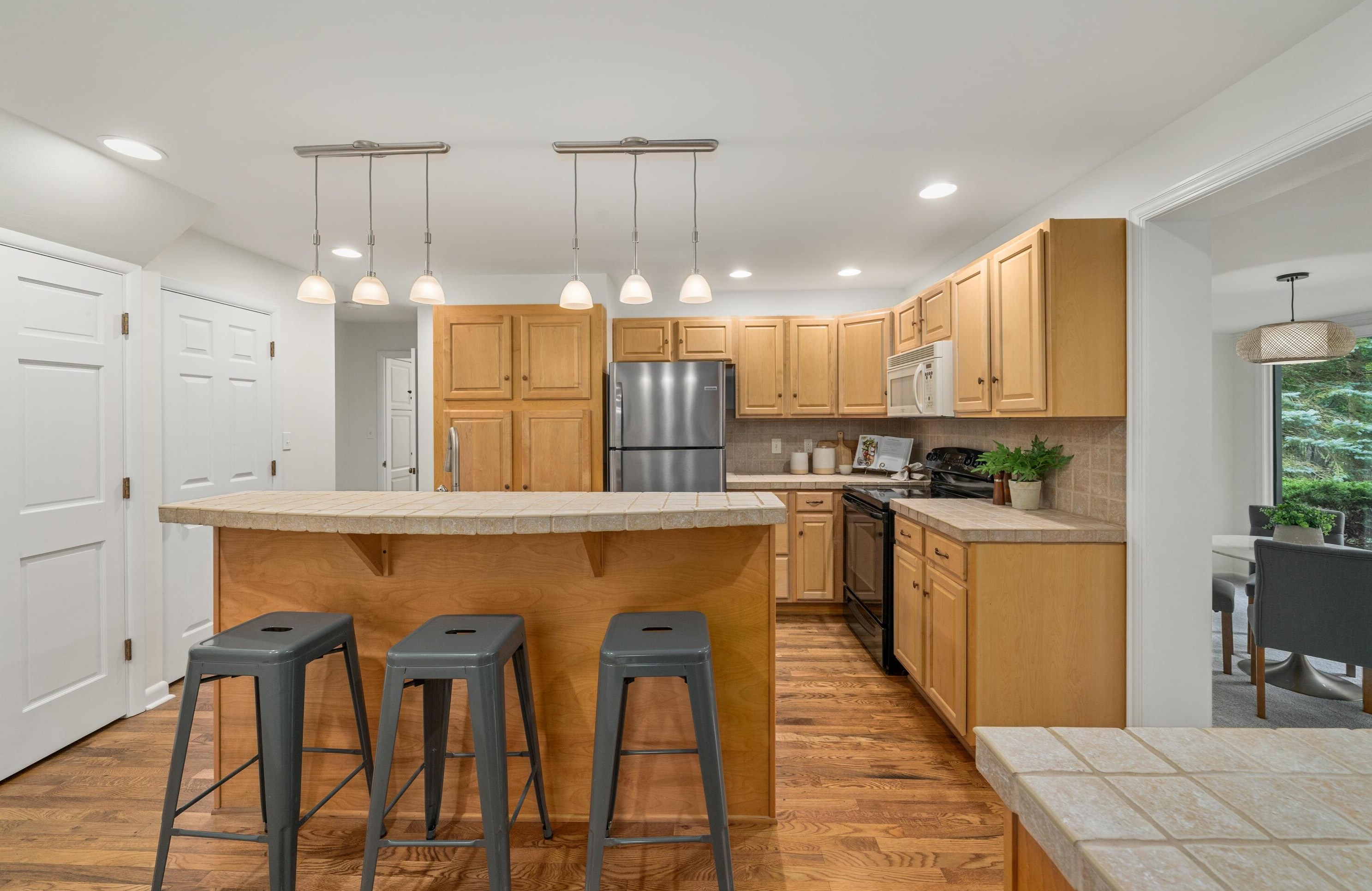 149 Ceramic Dr, Columbus OH 43214-3003 exterior