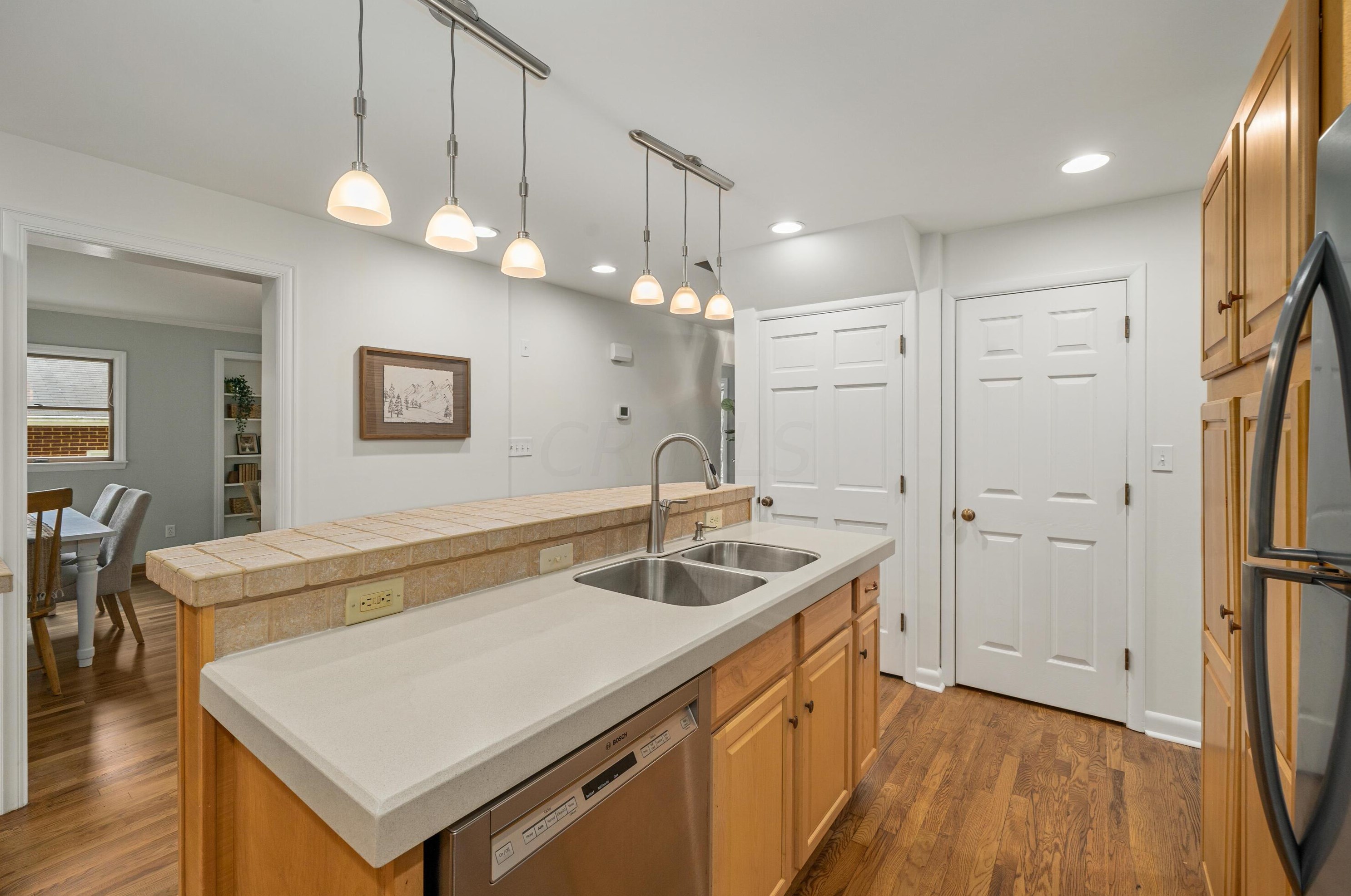 149 Ceramic Dr, Columbus OH 43214-3003 exterior