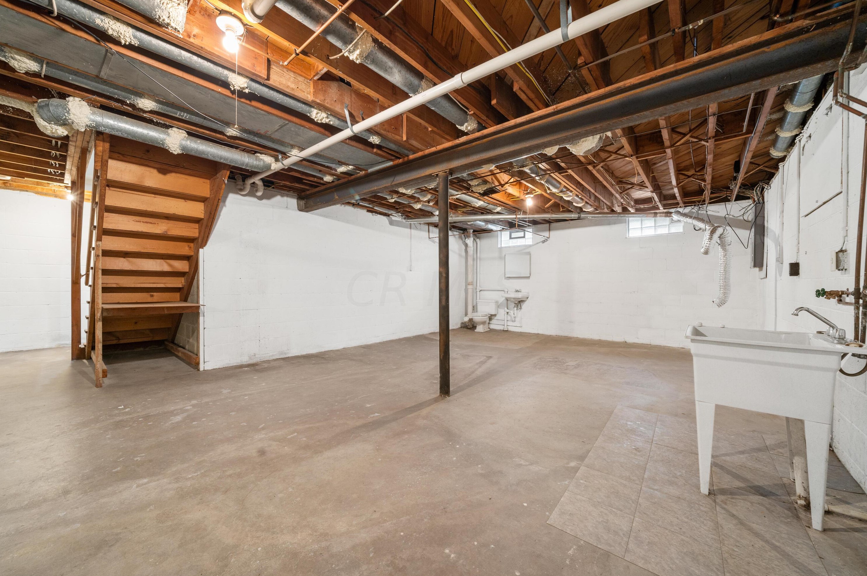 149 Ceramic Dr, Columbus OH 43214-3003 exterior