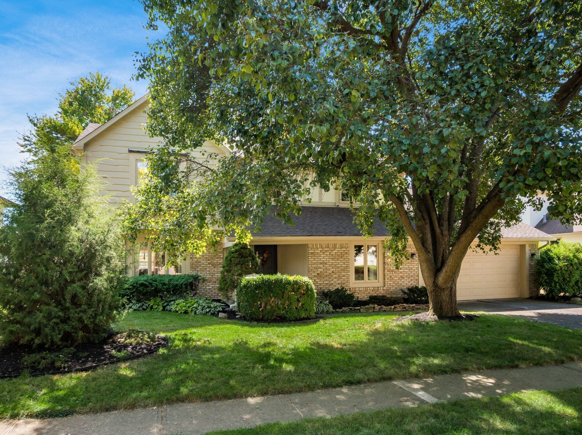 7788 Seddon Dr, Dublin, OH 43016-9540