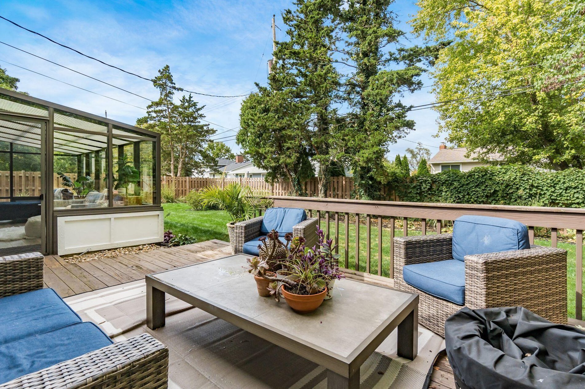 1800 Merriweather Dr, Columbus OH 43221-1326 exterior