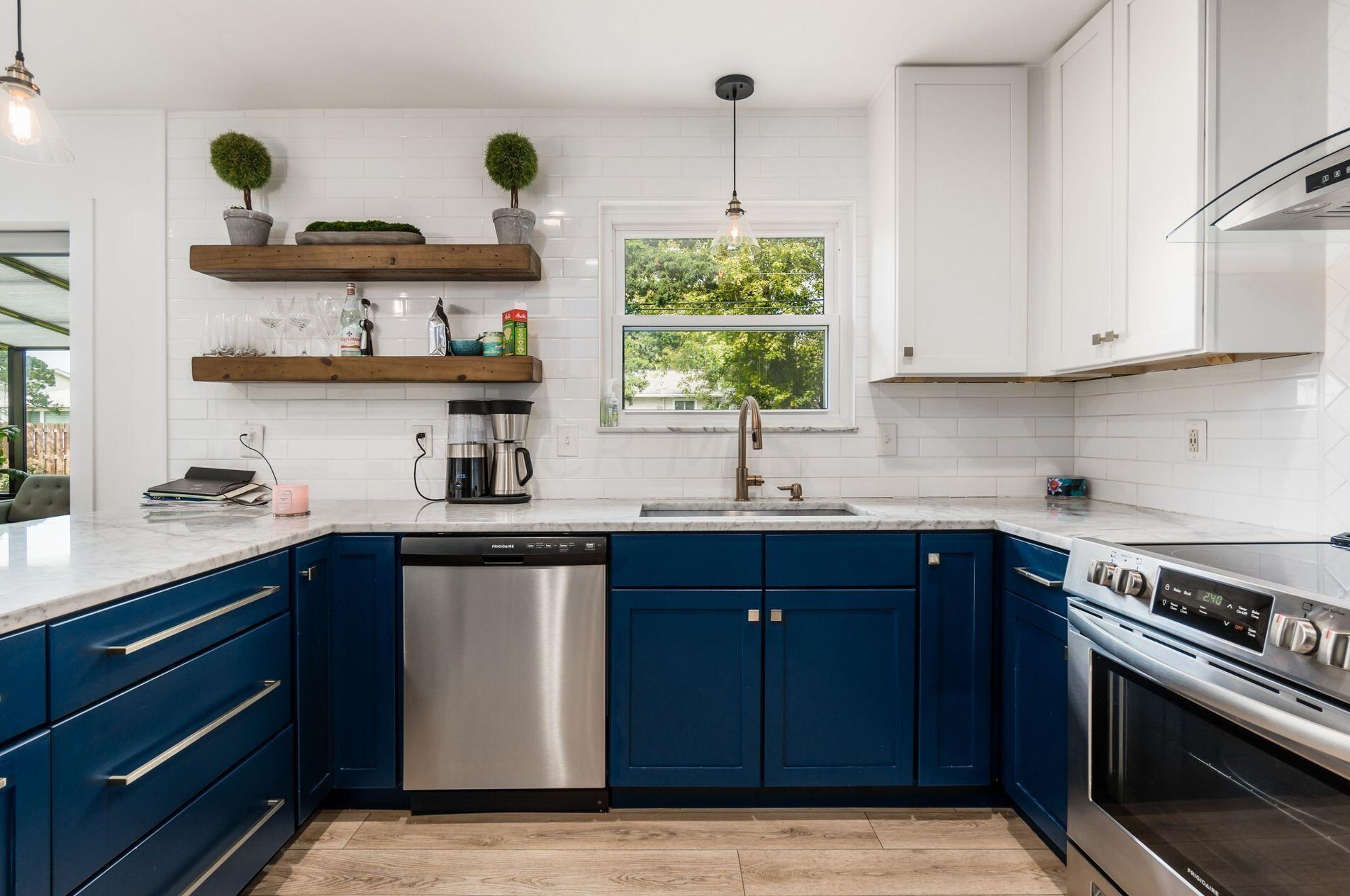 1800 Merriweather Dr, Columbus OH 43221-1326 exterior