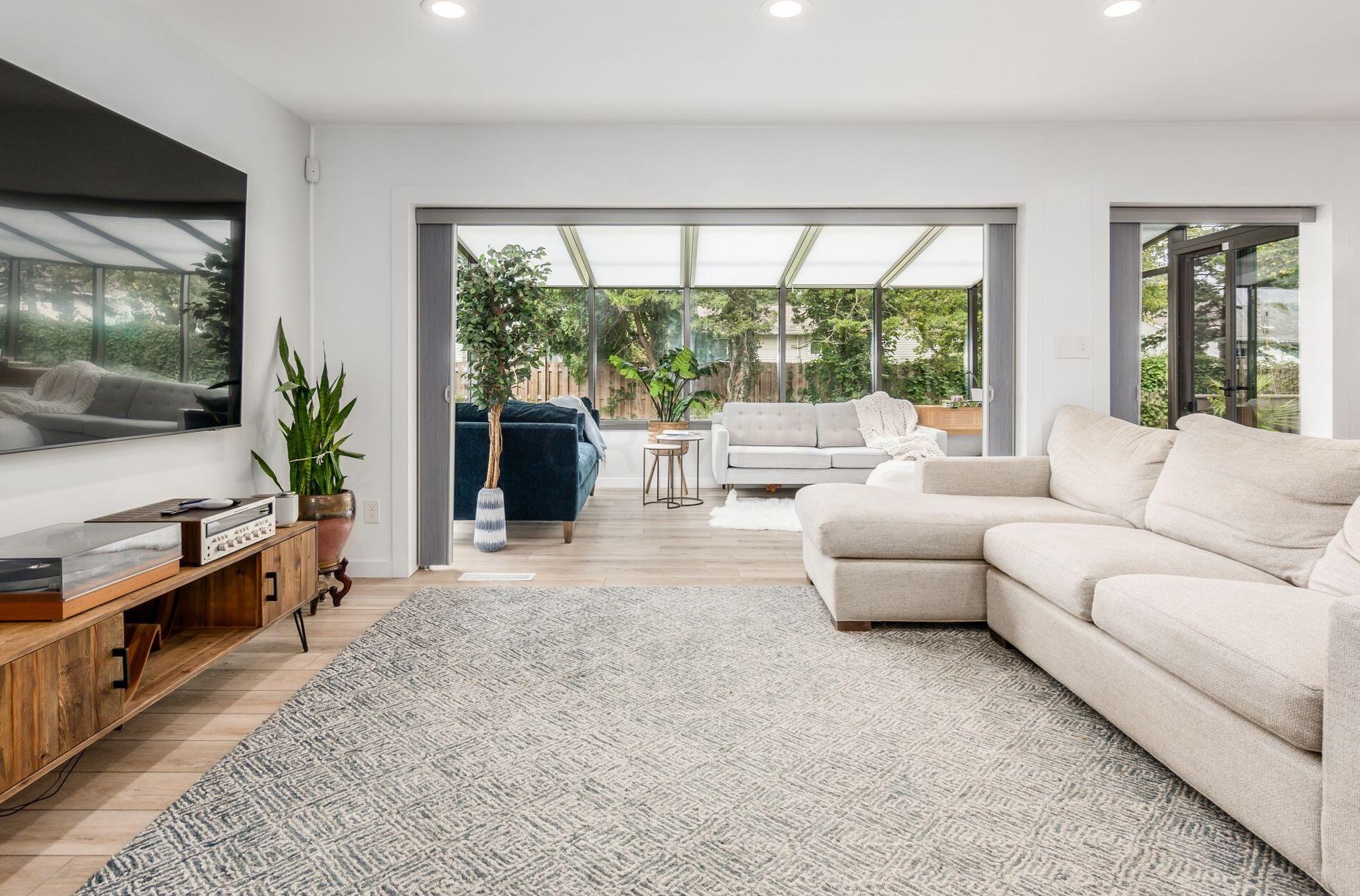 1800 Merriweather Dr, Columbus OH 43221-1326 exterior