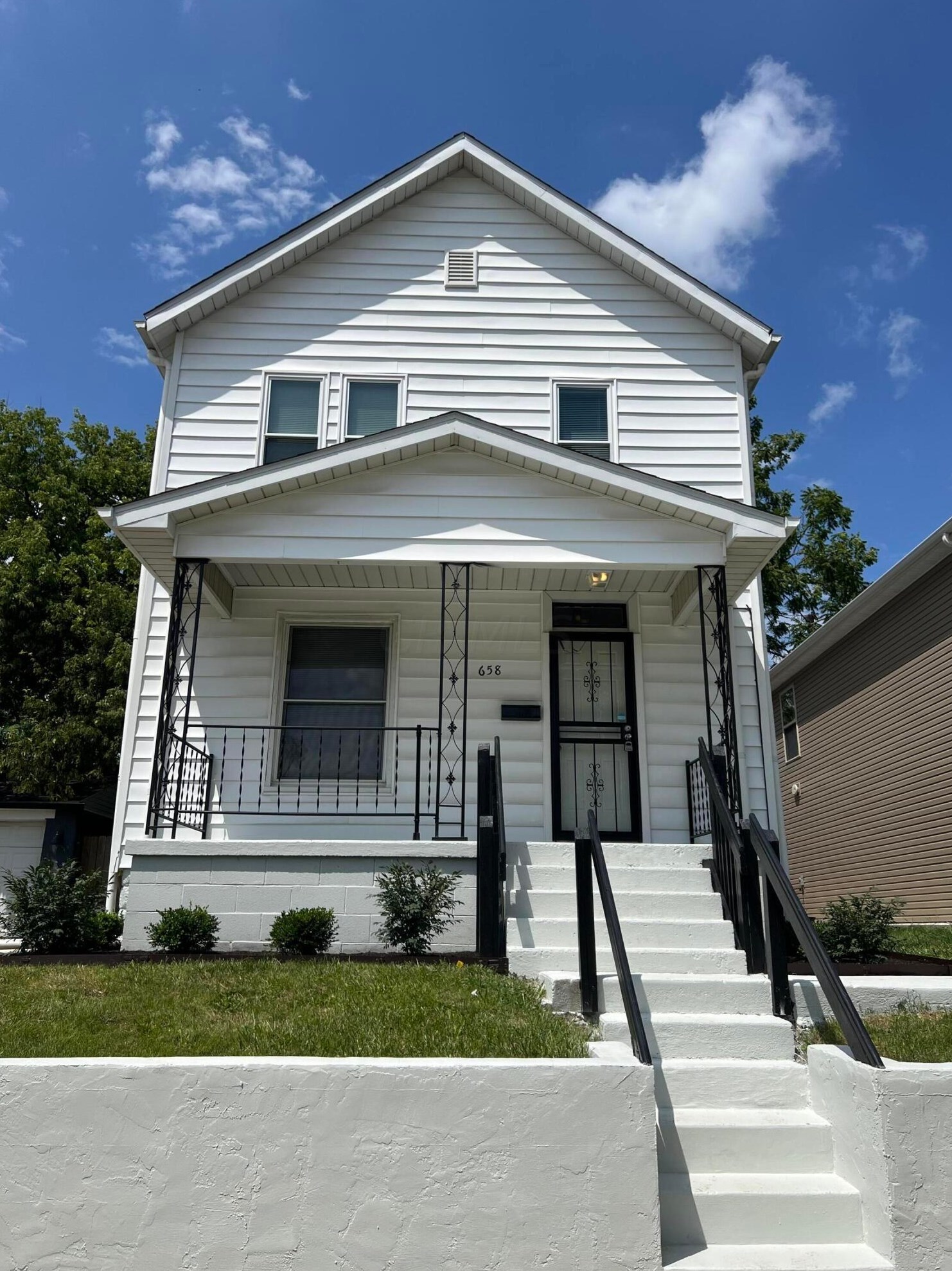 658 Stewart Ave, Columbus, OH 43206