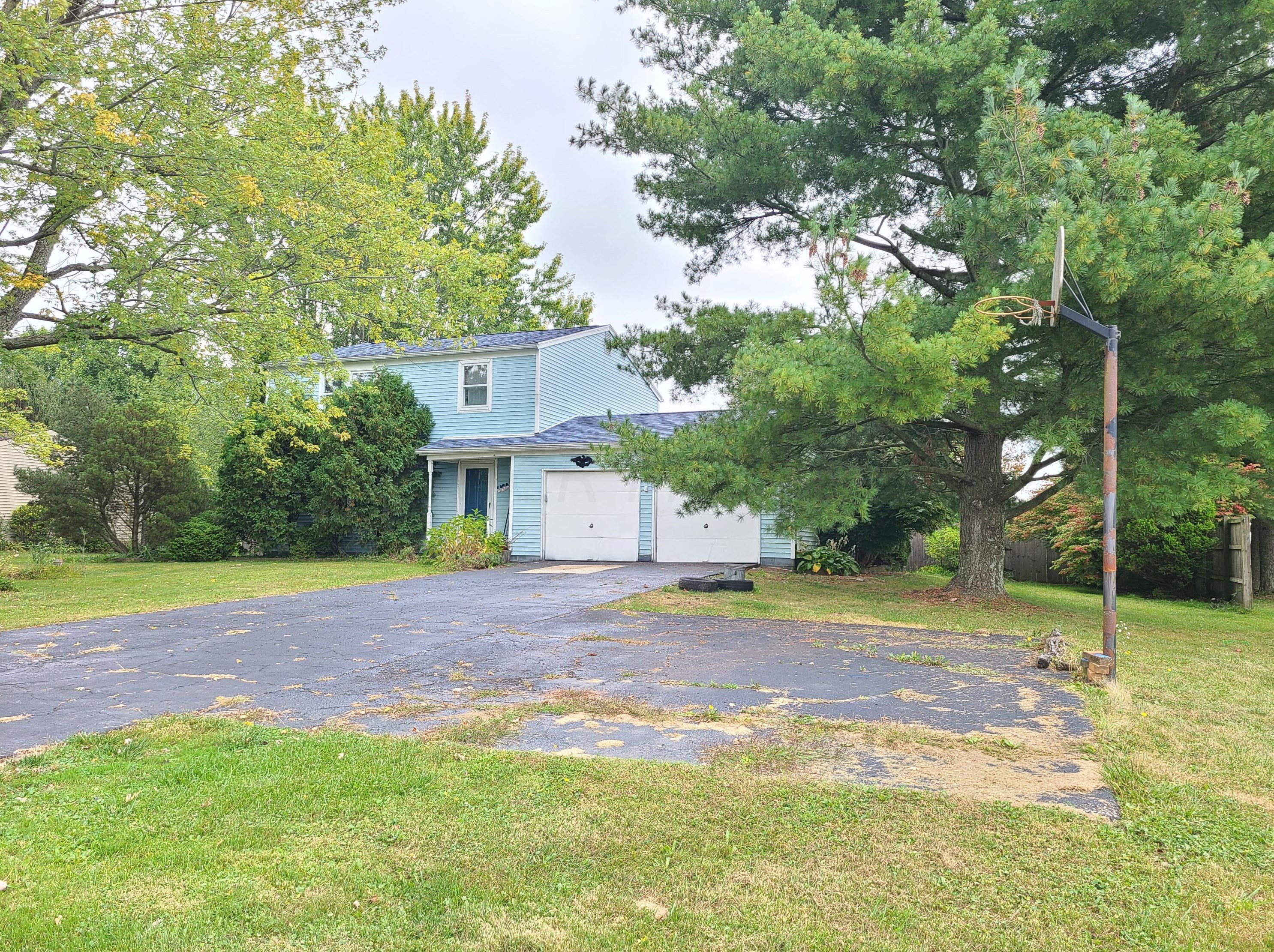559 Clarendon Ave, Sugar Grove Lake, OH 44833