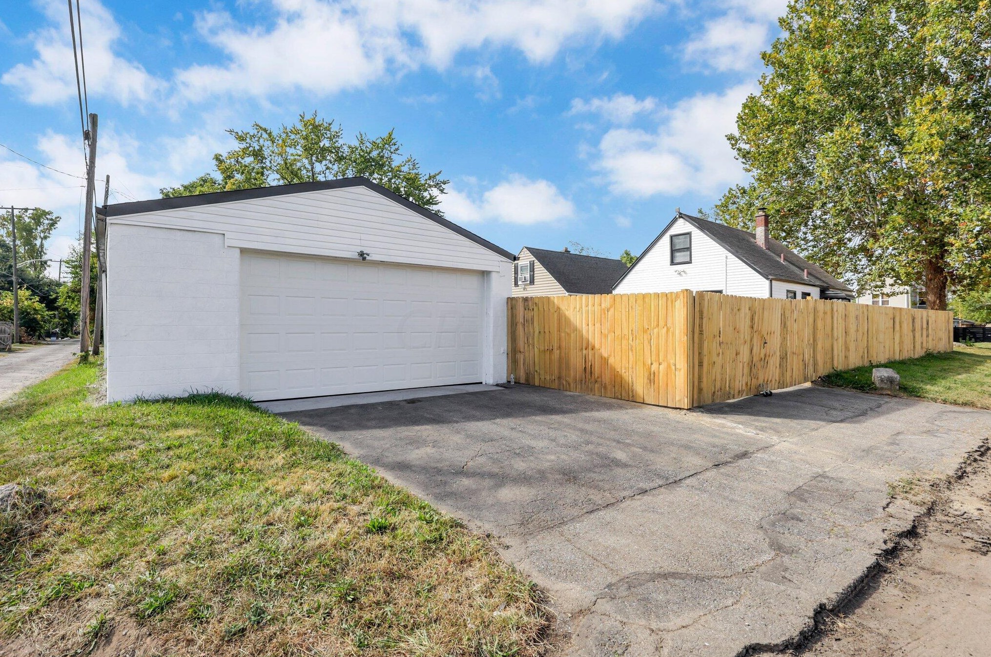 188 Clarendon Ave, Columbus OH 43223-1007 exterior