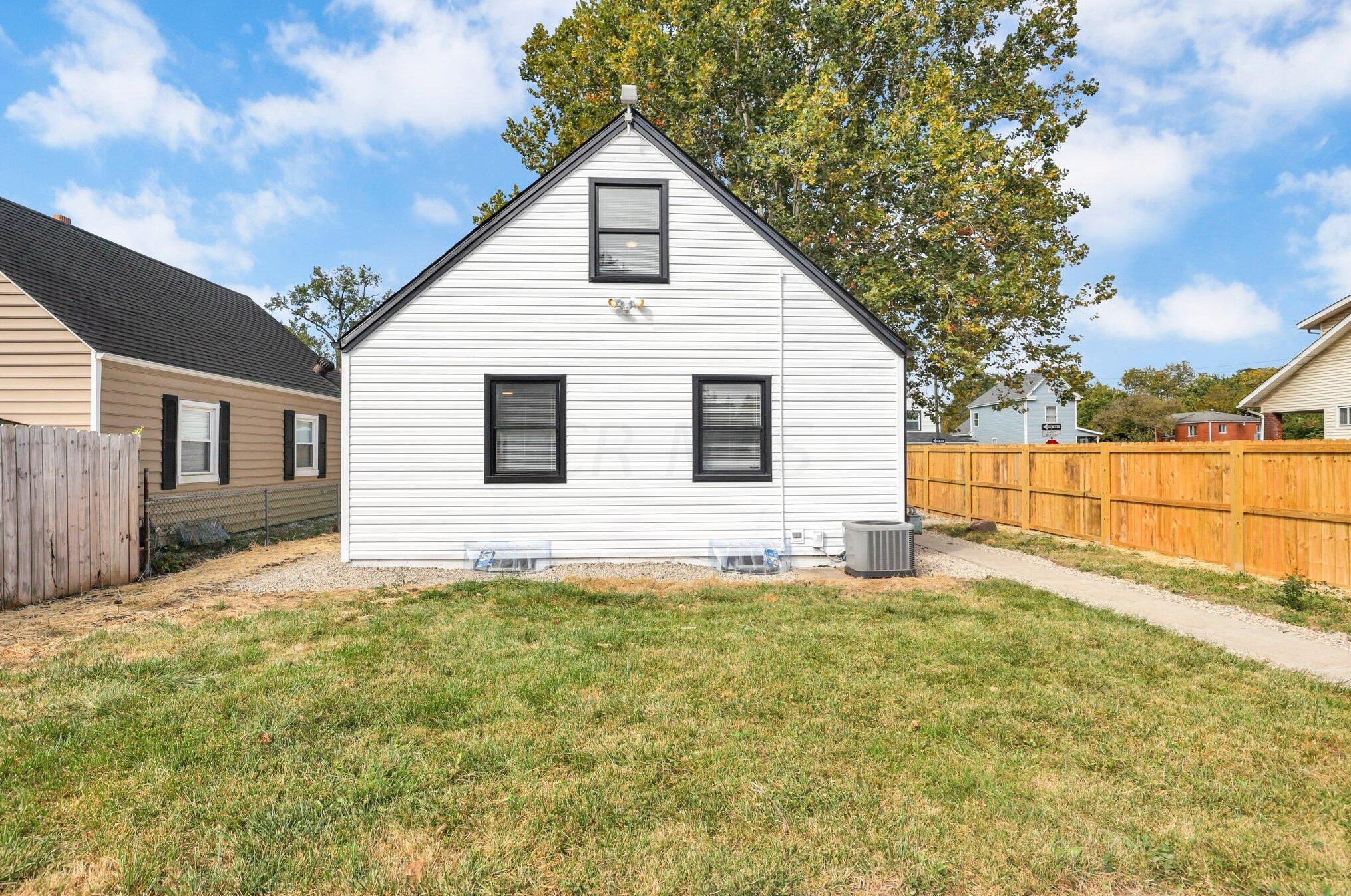 188 Clarendon Ave, Columbus OH 43223-1007 exterior