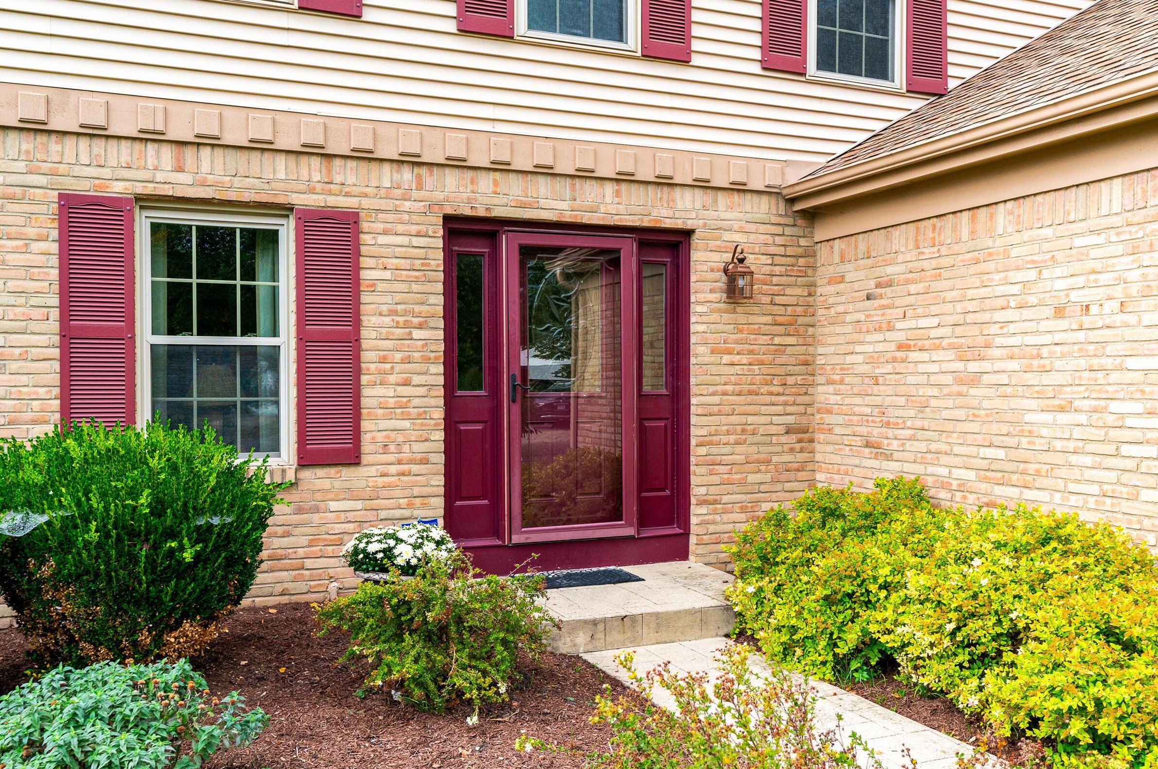 5551 Tangarey Ct, Columbus, OH 43235-2522