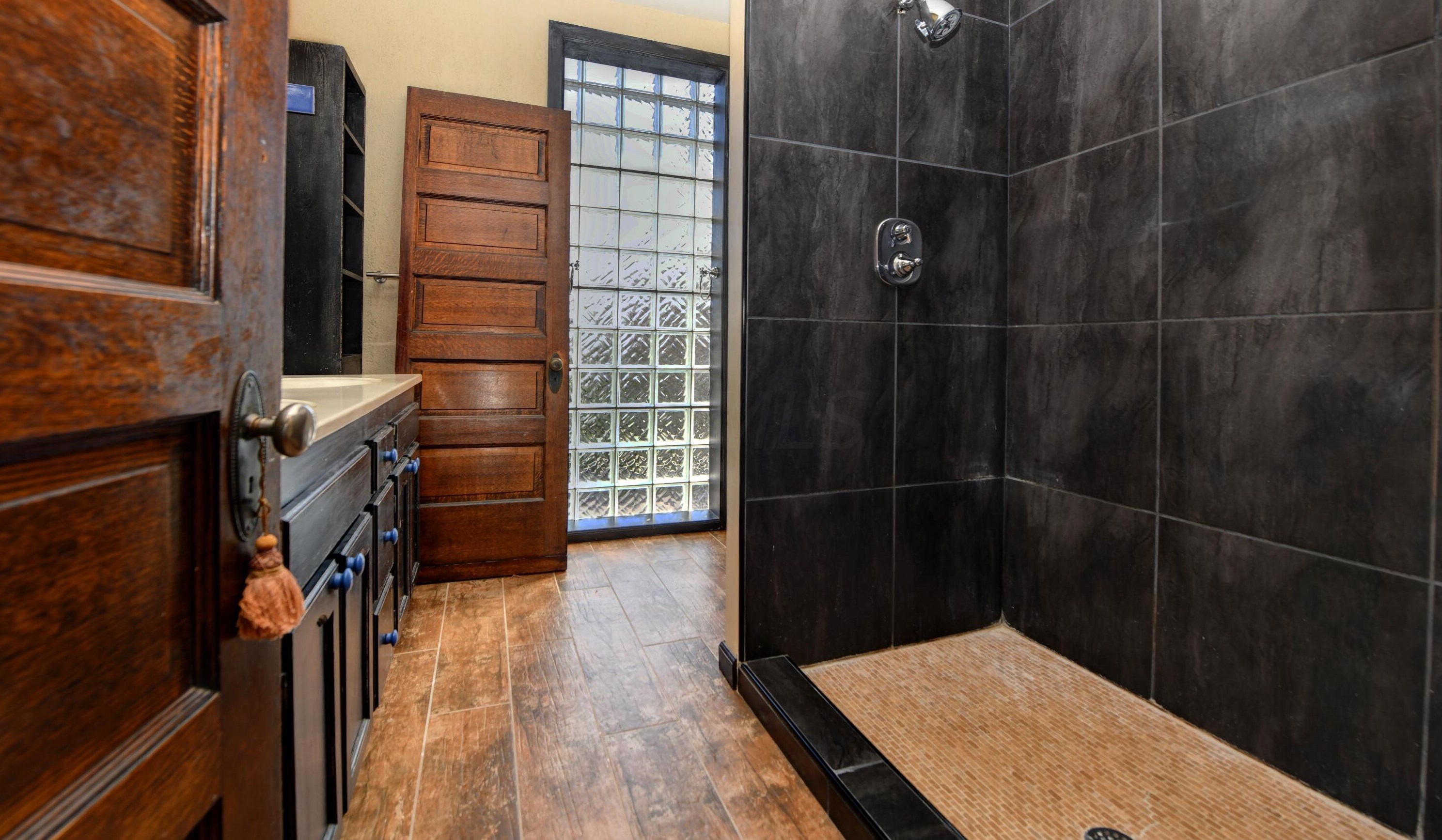 54 Woodland Ave, Columbus OH 43203-1279 exterior