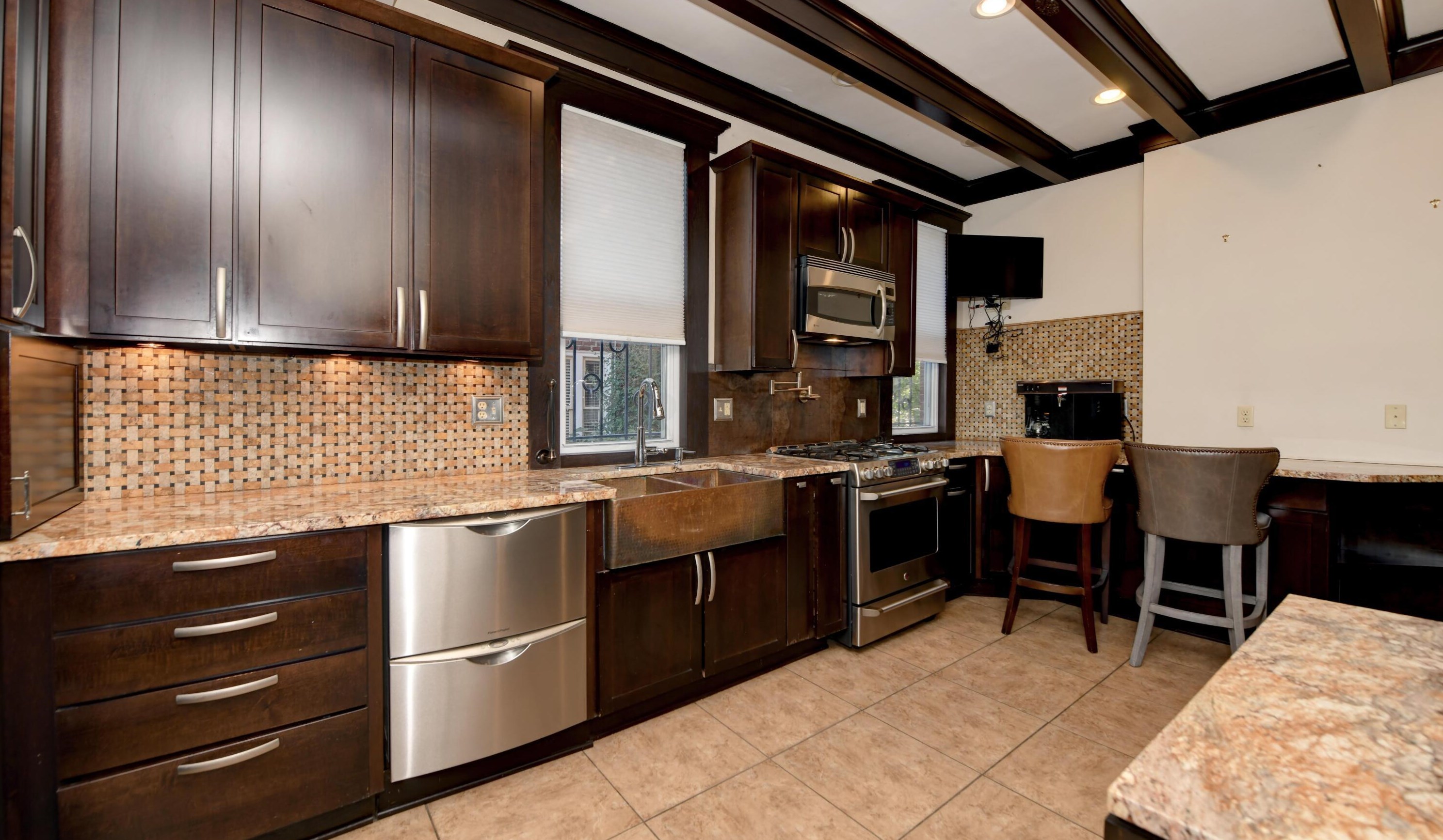 54 Woodland Ave, Columbus OH 43203-1279 exterior