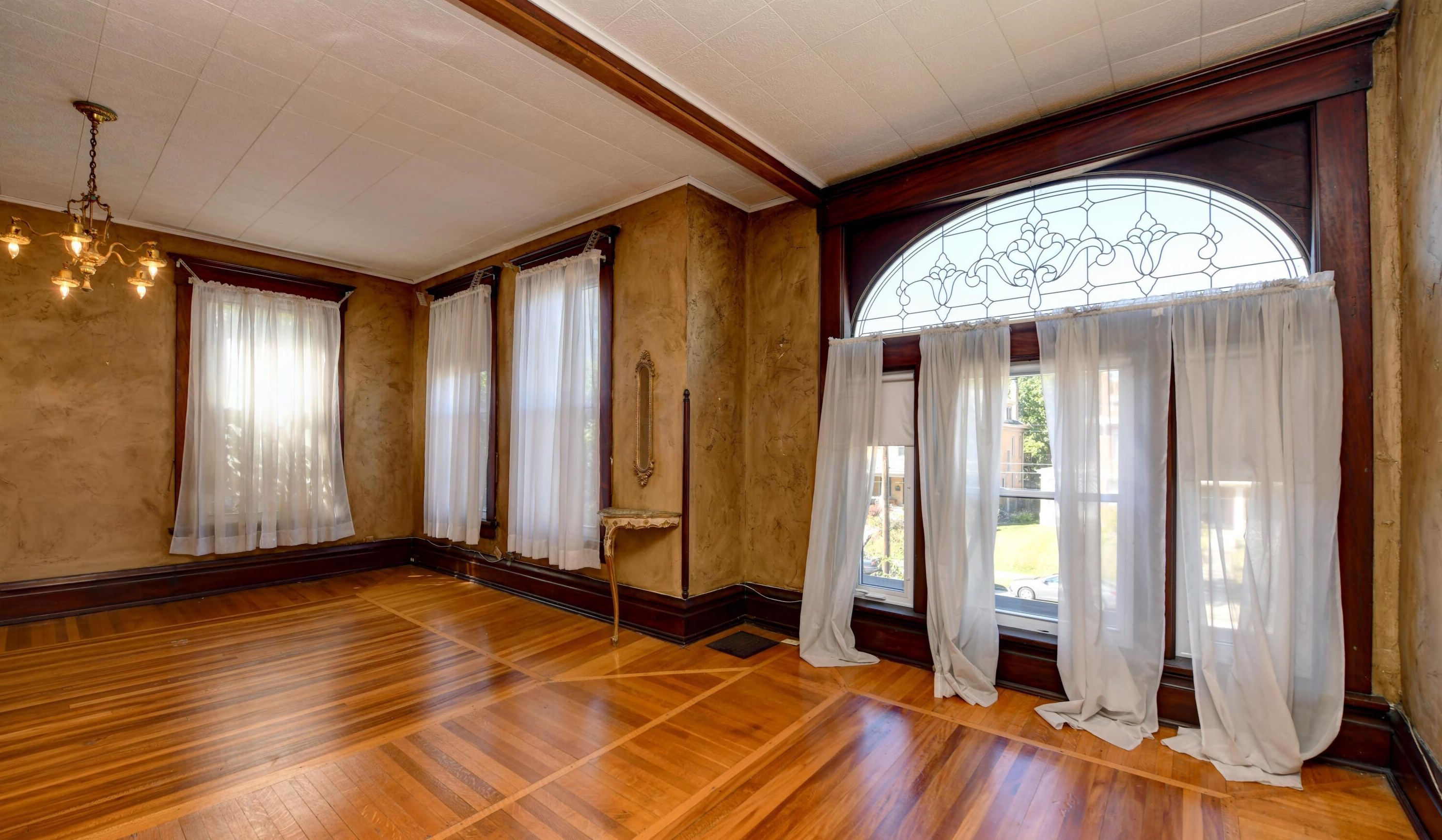 54 Woodland Ave, Columbus OH 43203-1279 exterior