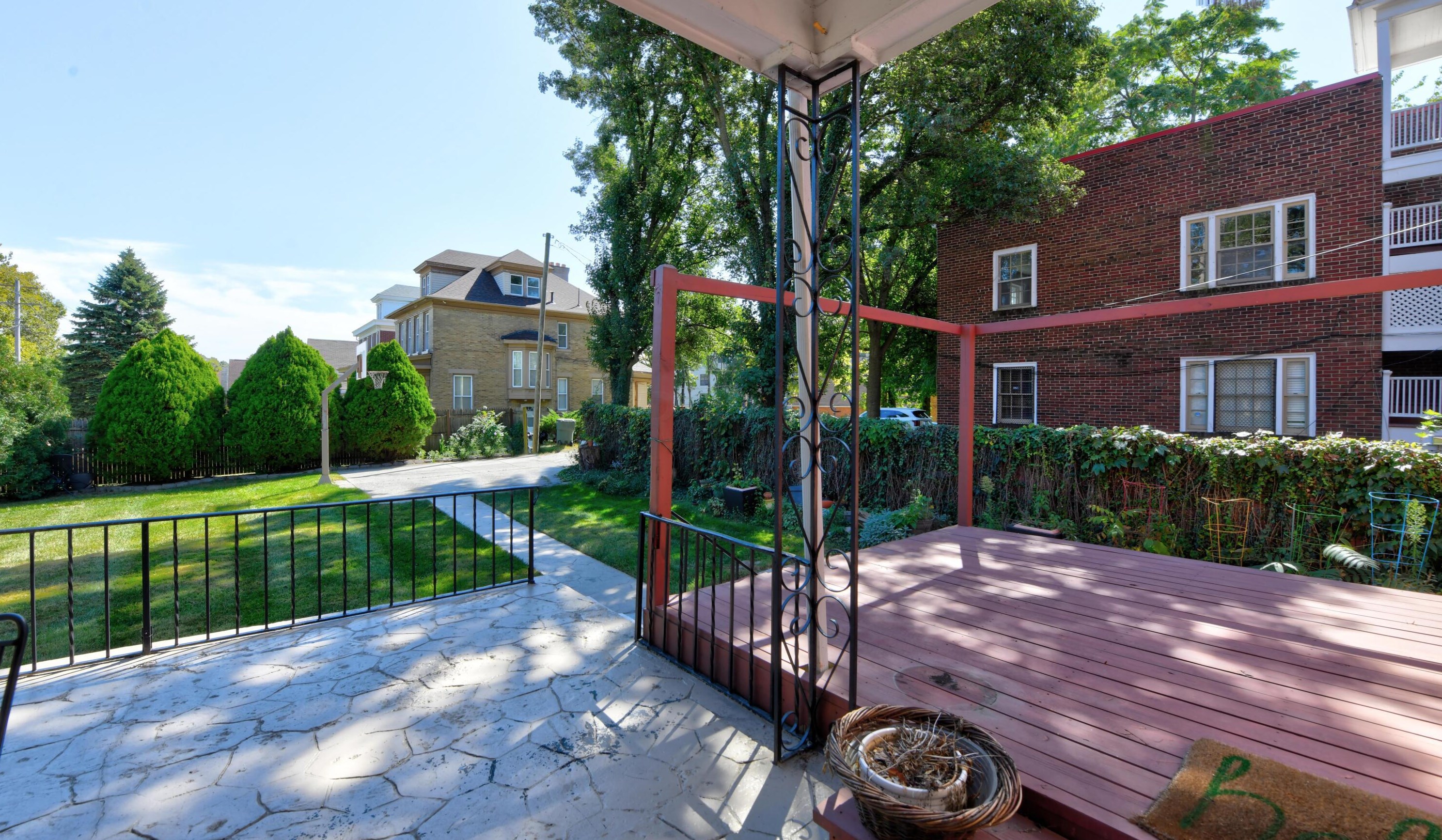 54 Woodland Ave, Columbus OH 43203-1279 exterior