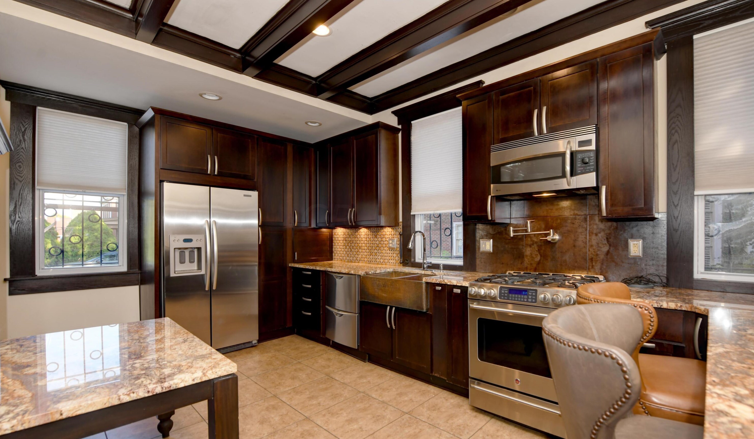 54 Woodland Ave, Columbus OH 43203-1279 exterior