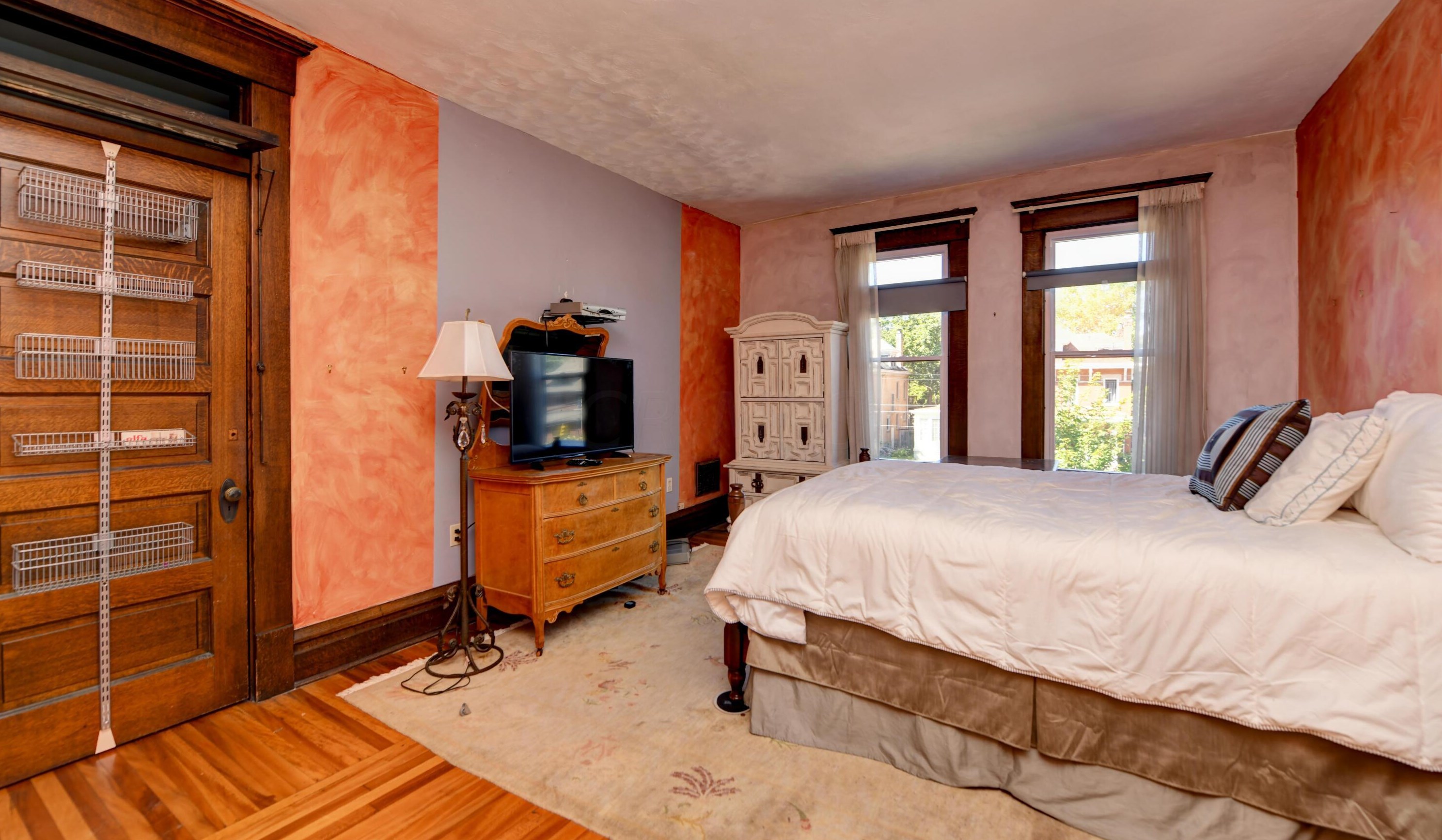 54 Woodland Ave, Columbus OH 43203-1279 exterior