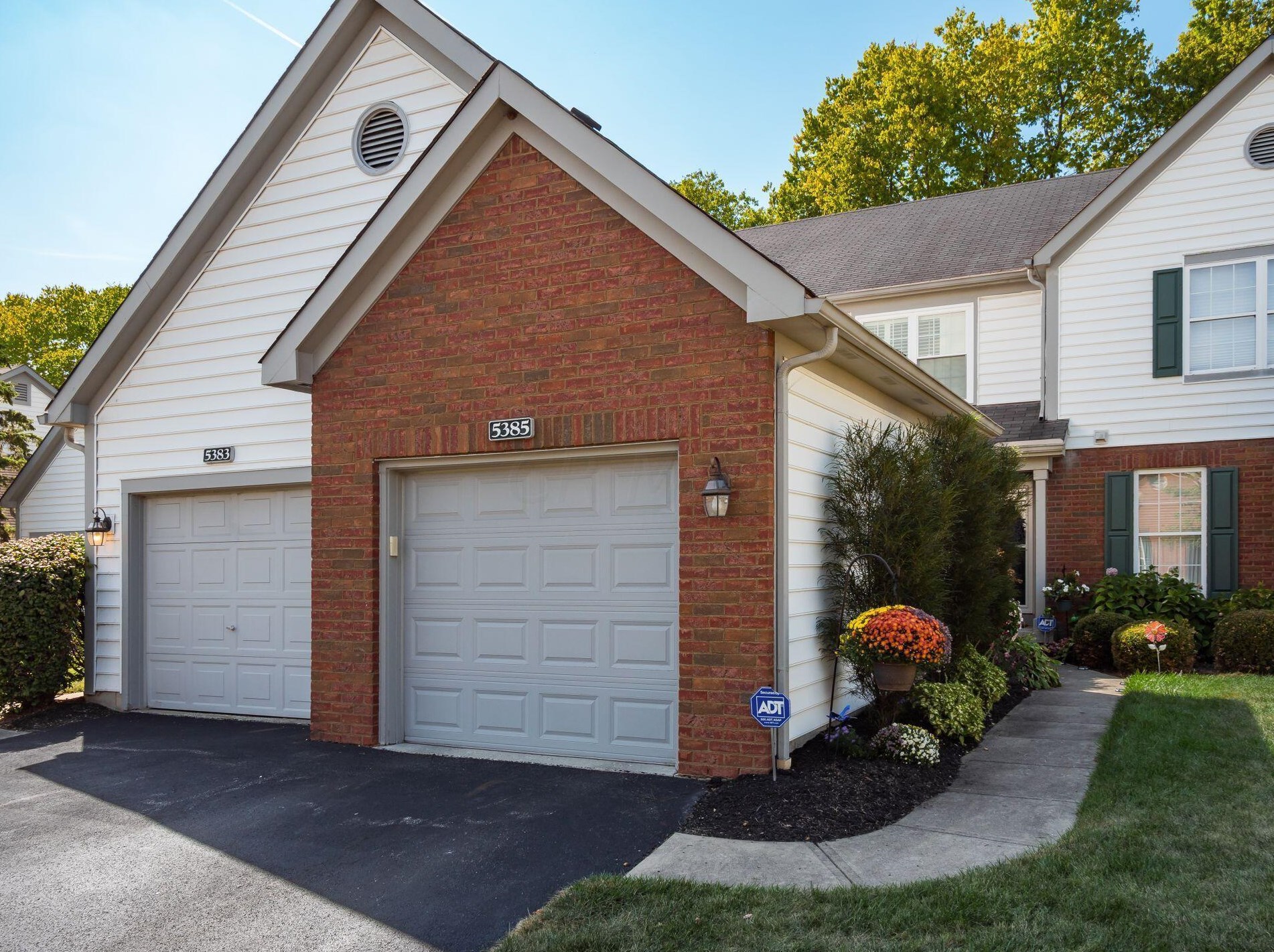 5385 Reston Park Dr, Columbus, OH 43235-7128