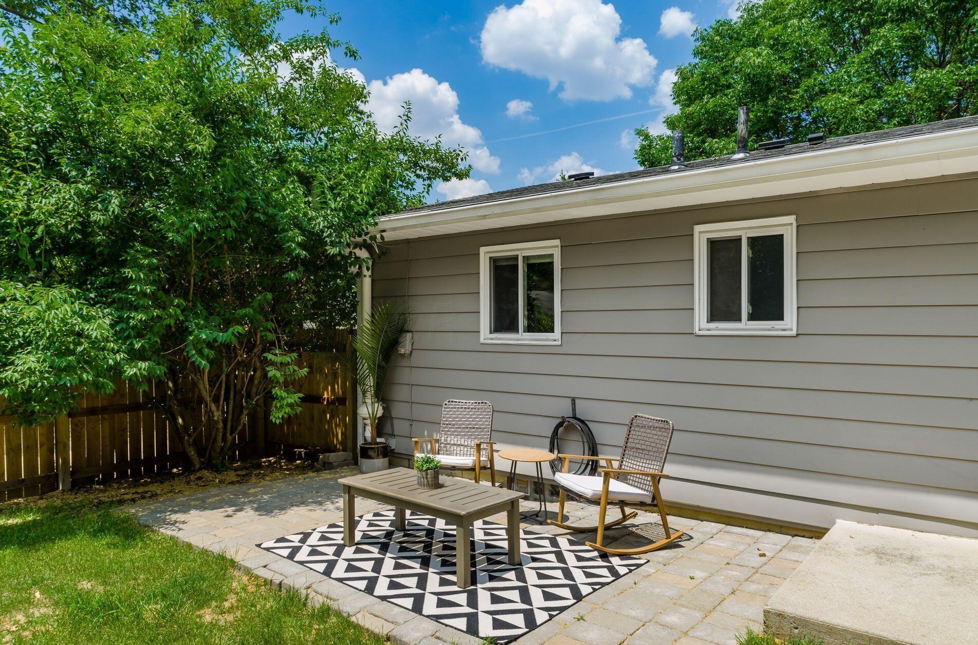 2643 Shrewsbury Rd, Columbus OH  43221-1124 exterior