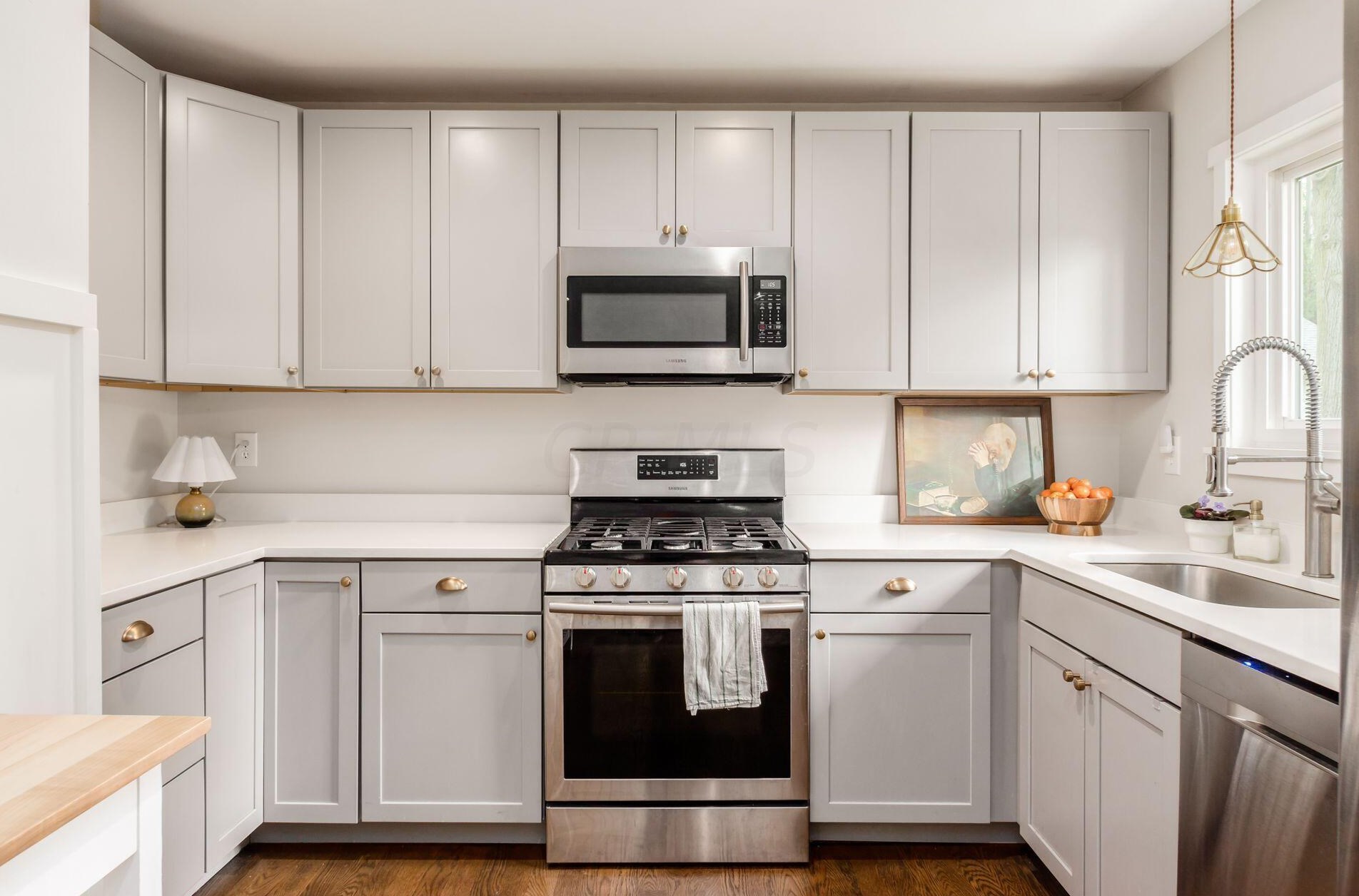 2643 Shrewsbury Rd, Columbus OH  43221-1124 exterior