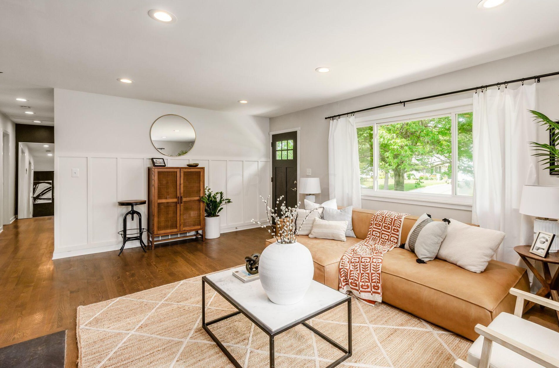 2643 Shrewsbury Rd, Columbus OH  43221-1124 exterior