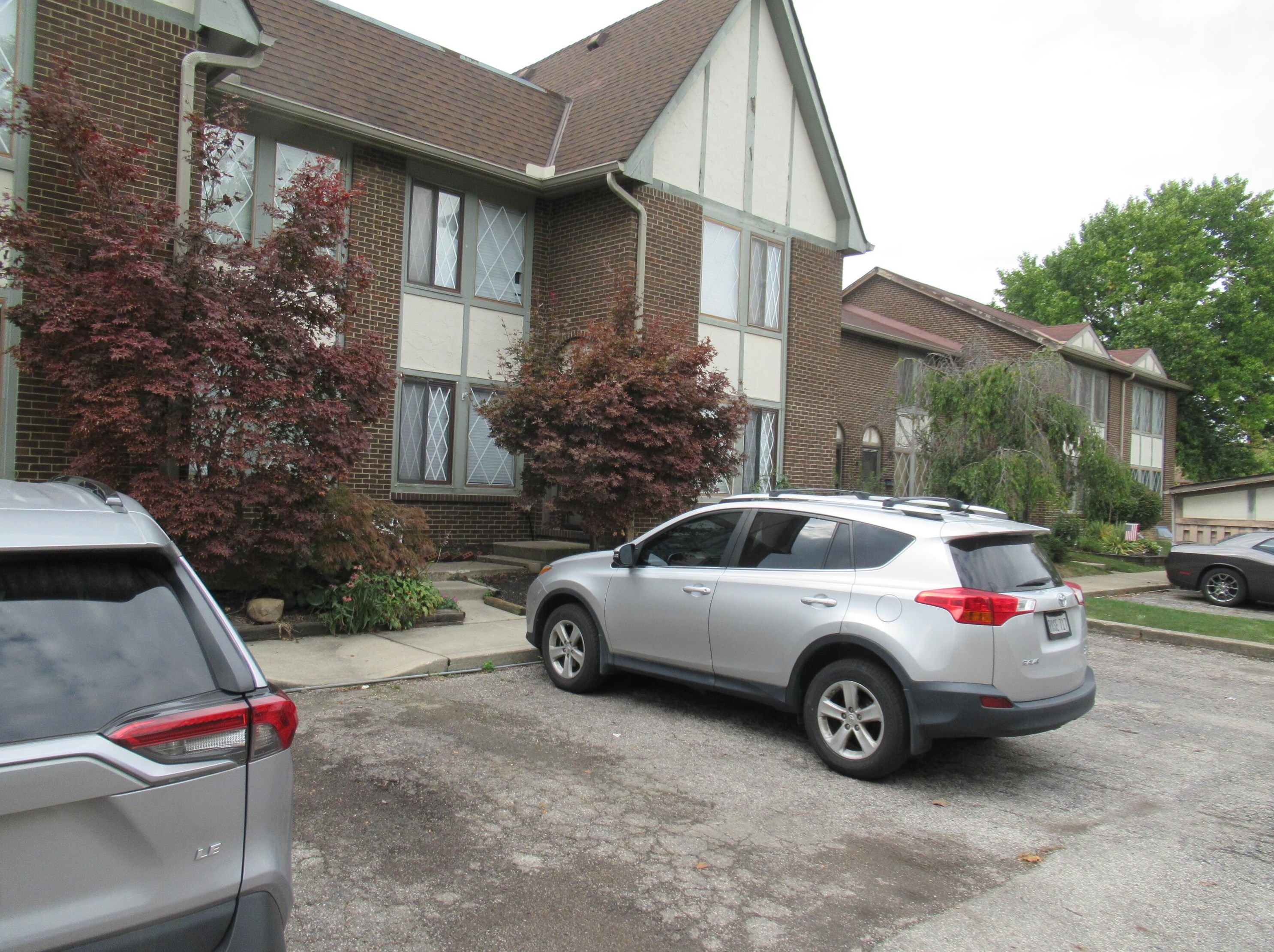 5345 Valley Ln, Columbus, OH 43231-3114